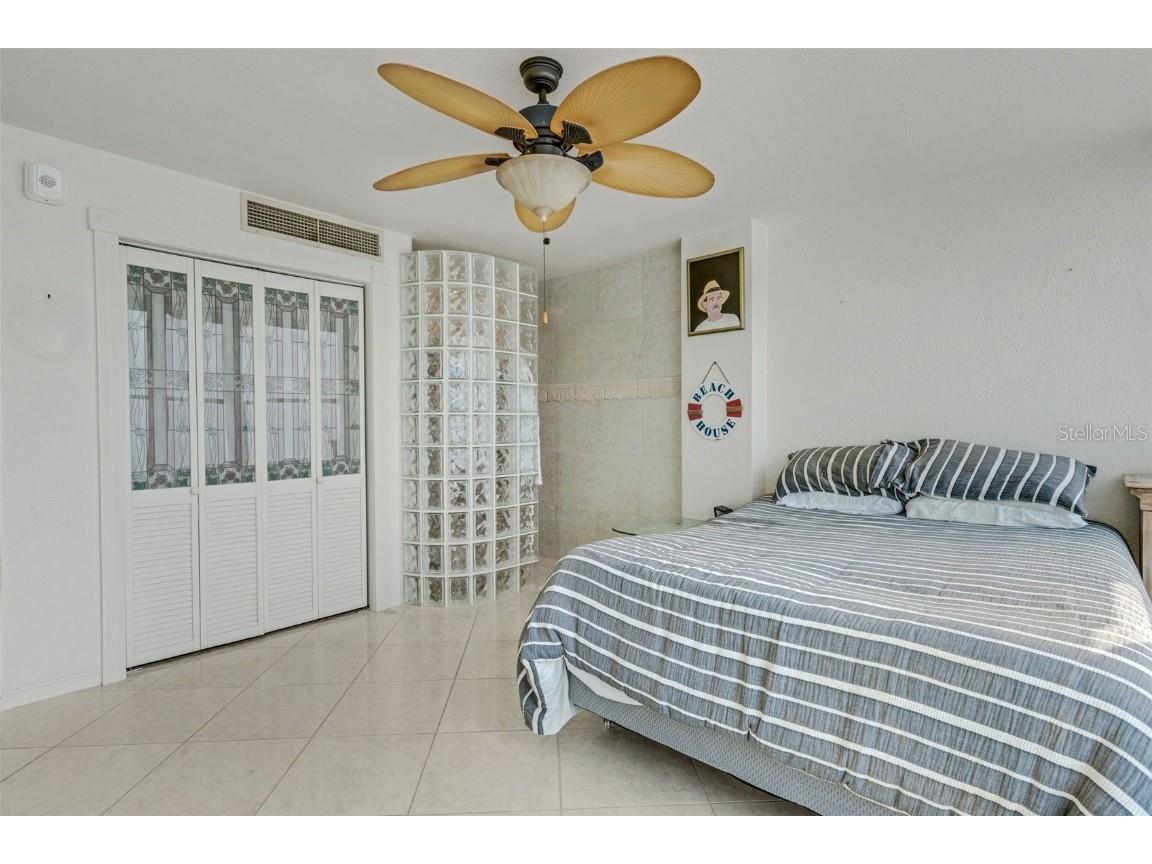 7000 Beach Plaza #905 Saint Pete Beach FL 33706 A4641226 image16