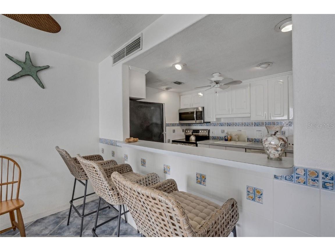 7000 Beach Plaza #905 Saint Pete Beach FL 33706 A4641226 image2