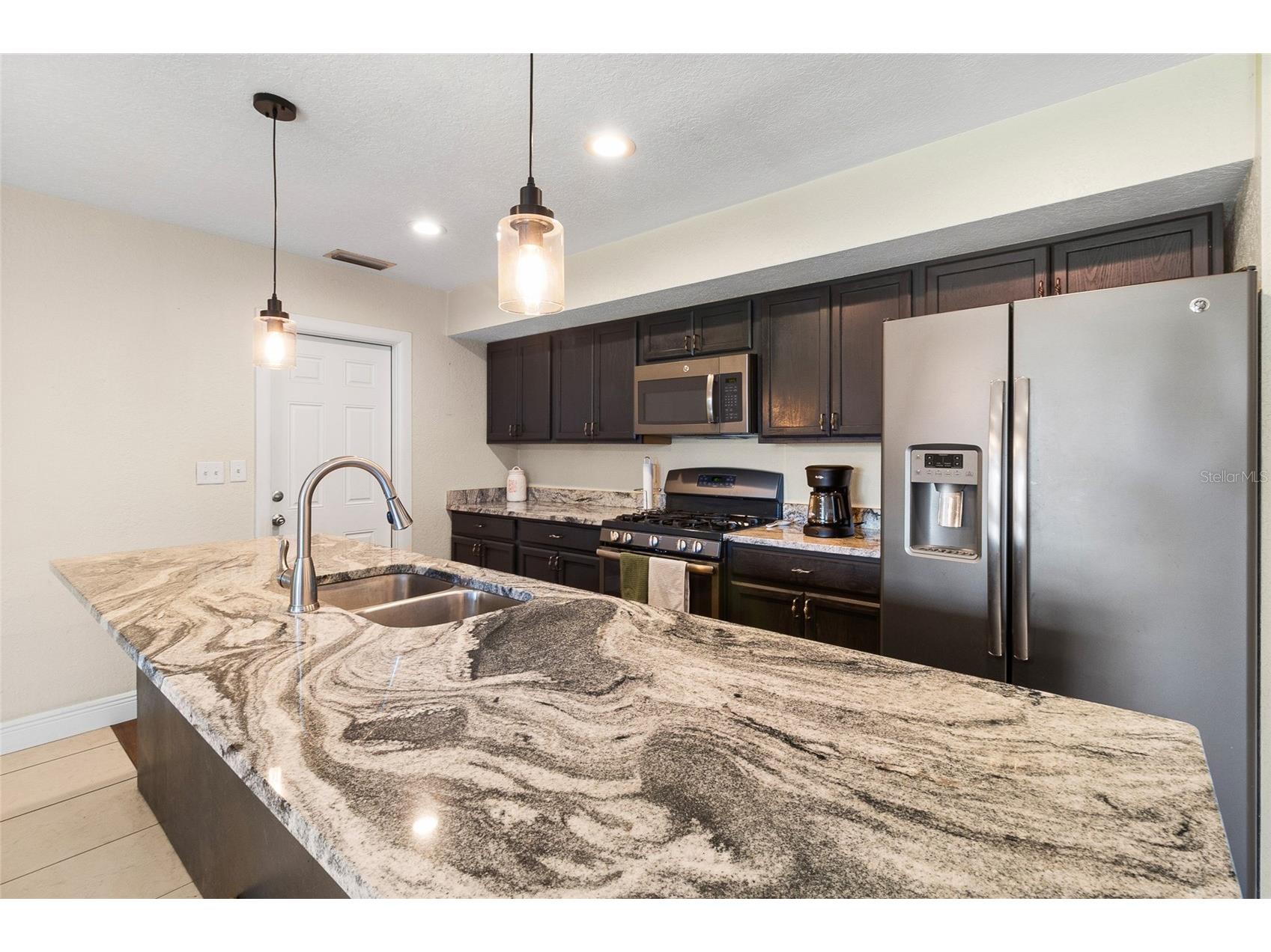7001 18th Street N Saint Petersburg FL 33702 TB8494052 image11