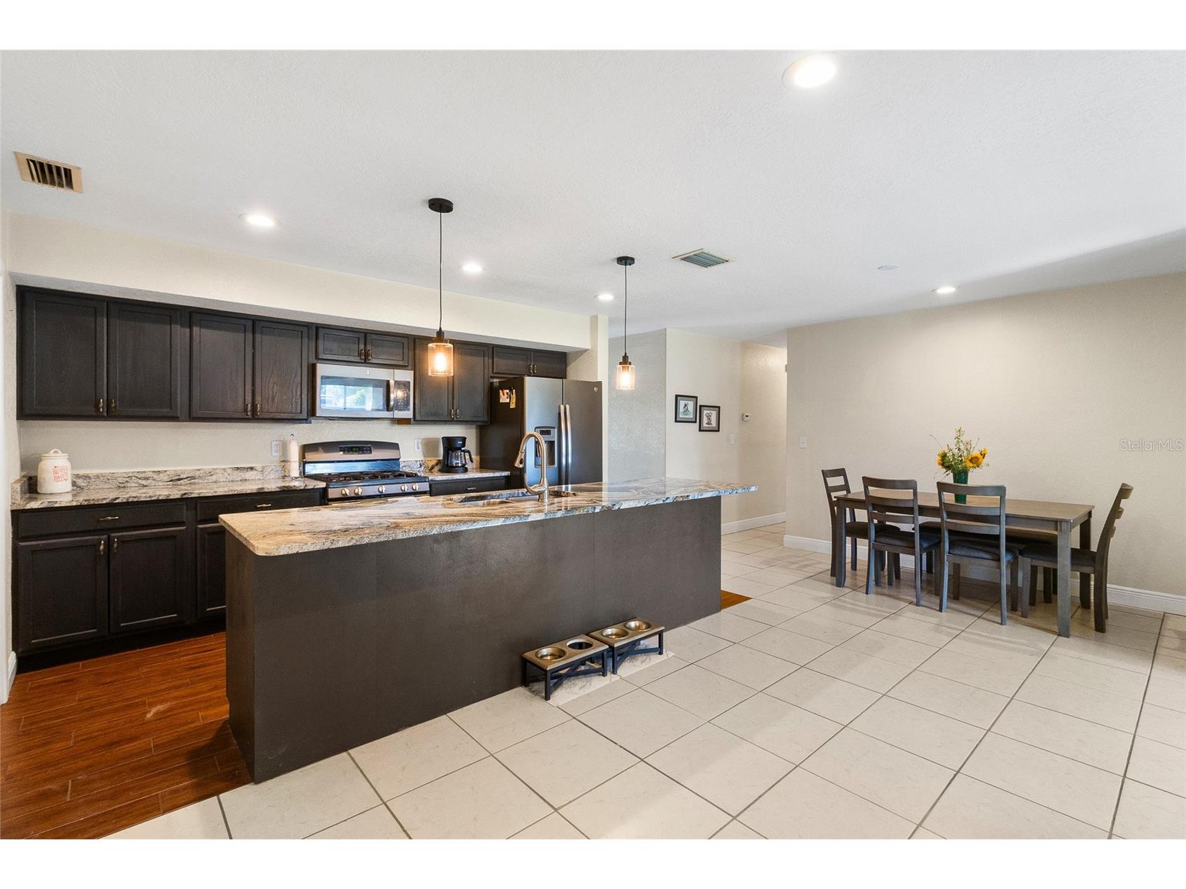 7001 18th Street N Saint Petersburg FL 33702 TB8494052 image12