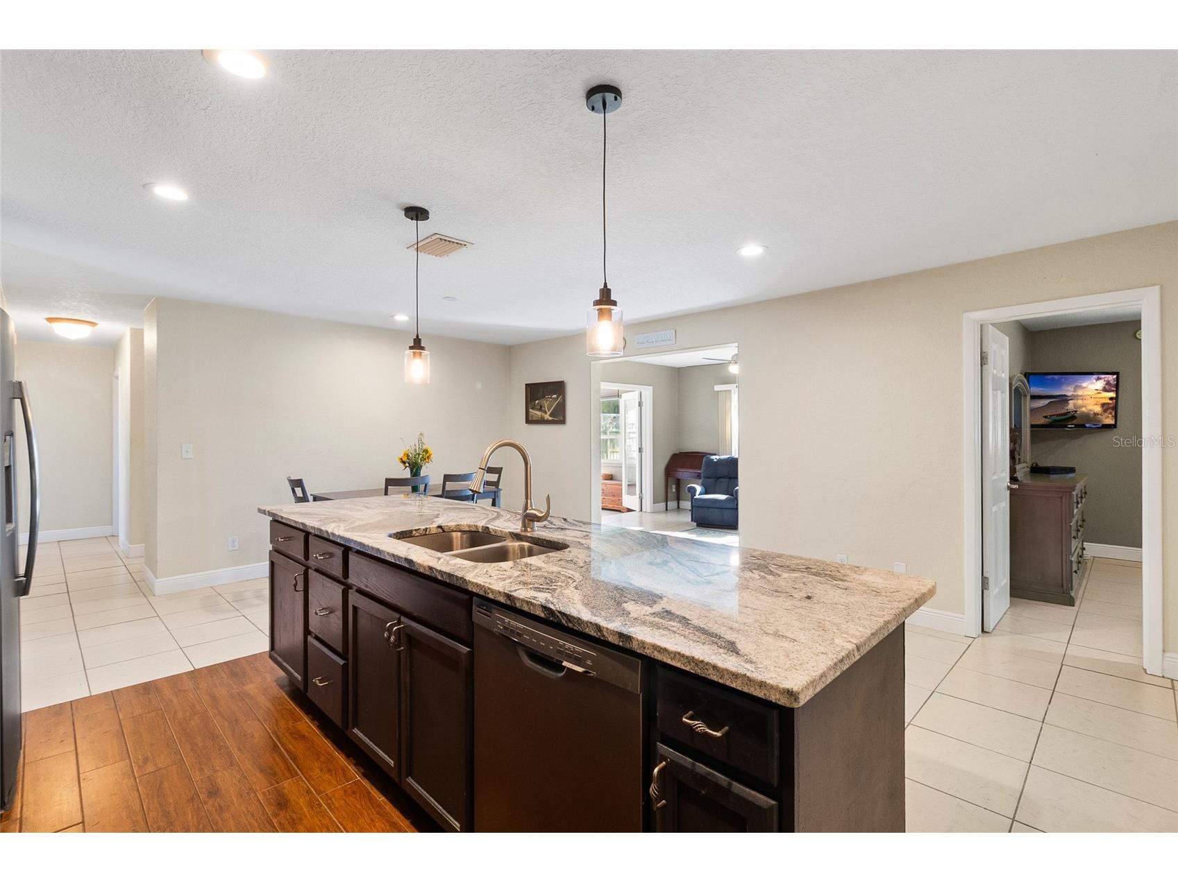7001 18th Street N Saint Petersburg FL 33702 TB8494052 image13