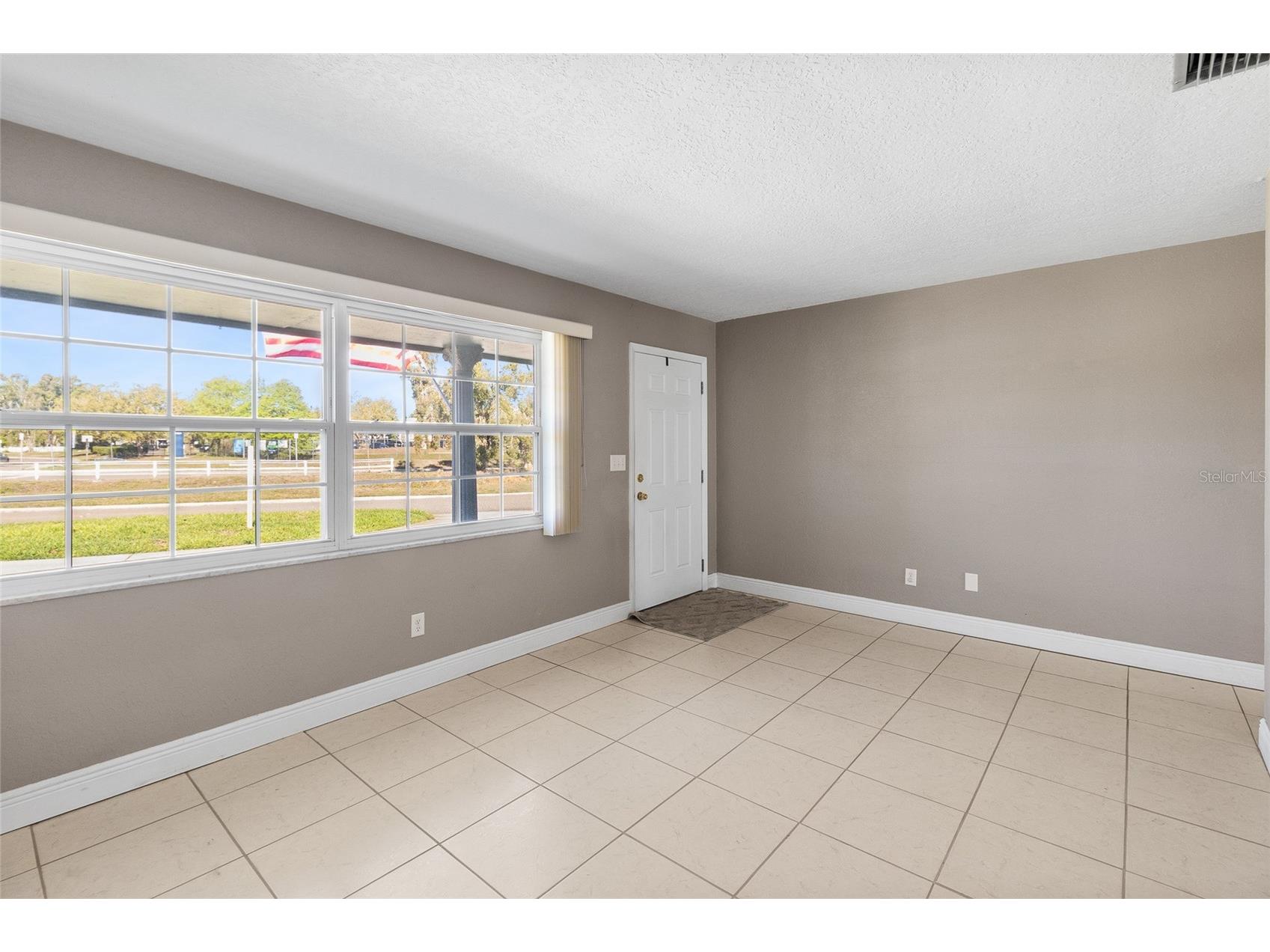 7001 18th Street N Saint Petersburg FL 33702 TB8494052 image8