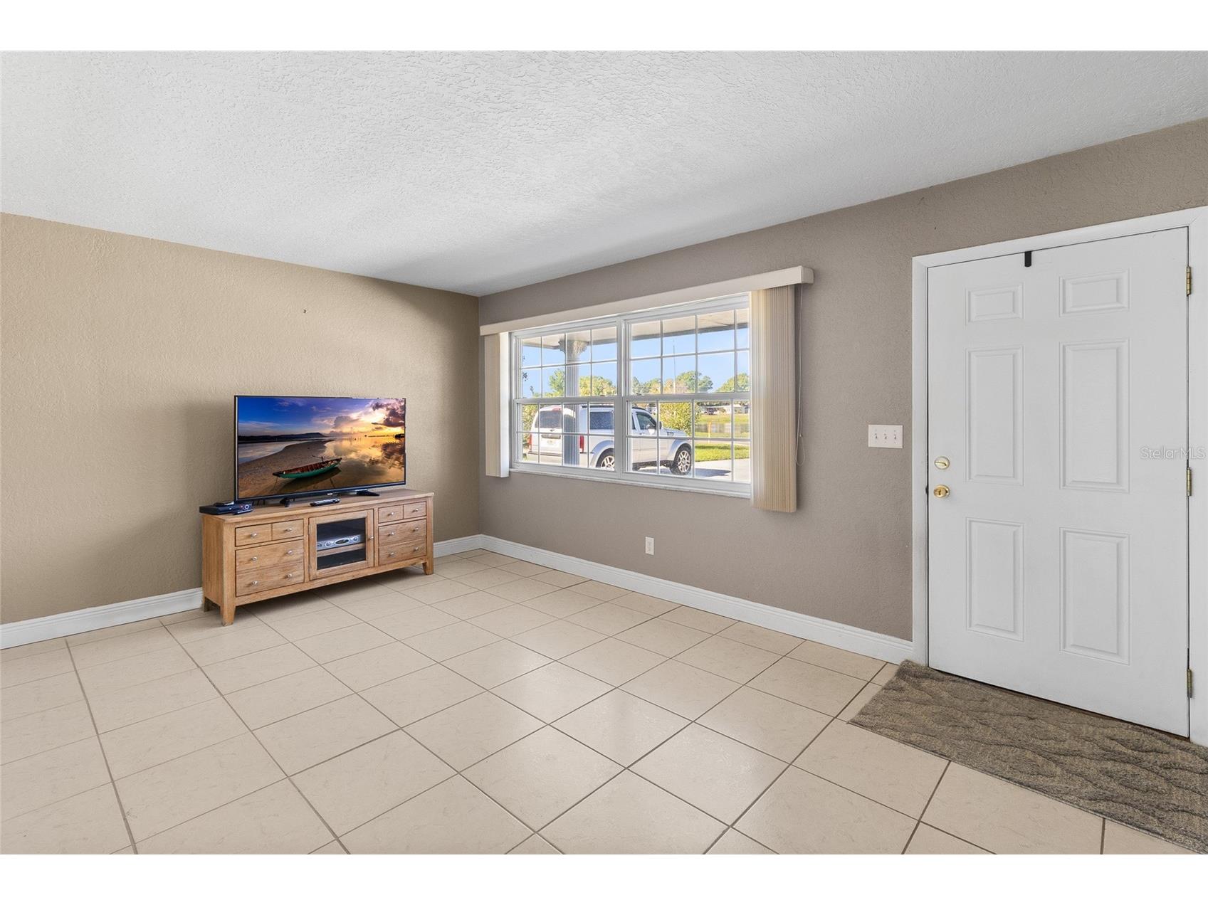 7001 18th Street N Saint Petersburg FL 33702 TB8494052 image9