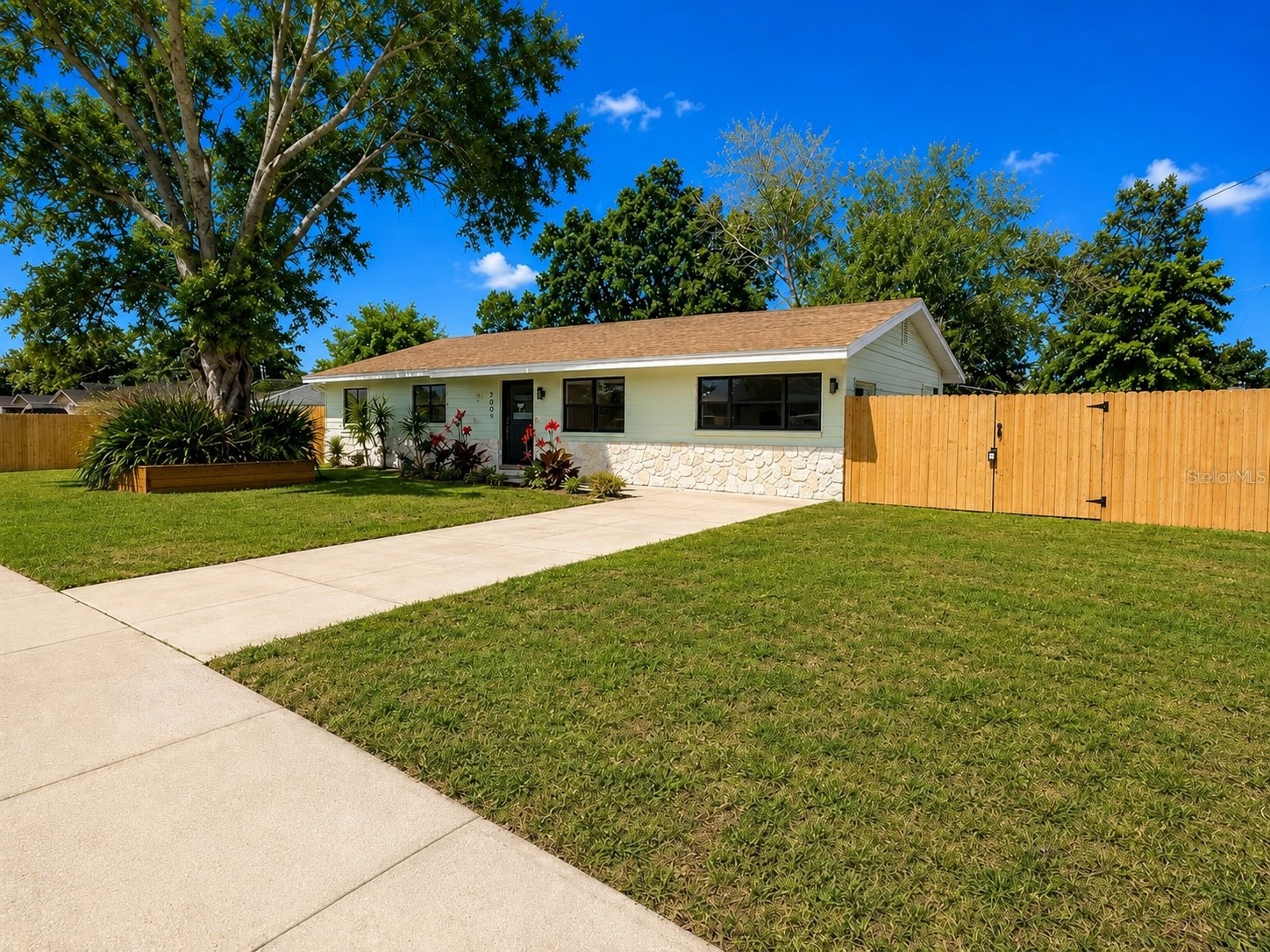 7001 59th Street N Pinellas Park FL 33781 TB8516357 image1