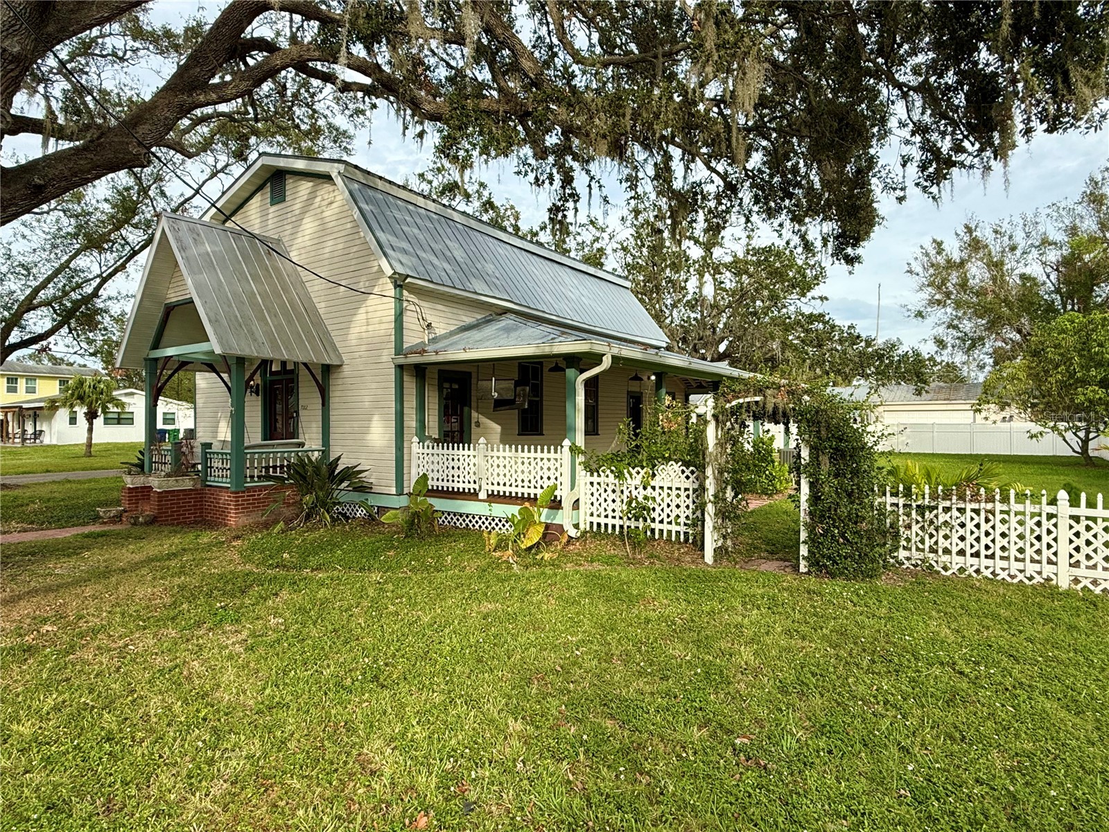 7002 Shamrock Road S Tampa FL 33616 TB8504376 image1