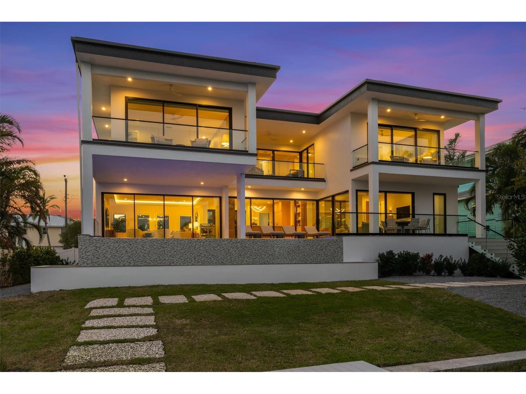 7003 Holmes Boulevard Holmes Beach FL 34217 A4678763 image3