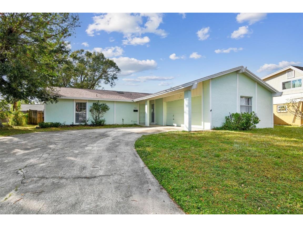 7004 Baywood Court Tampa FL 33615 TB8319096 image1