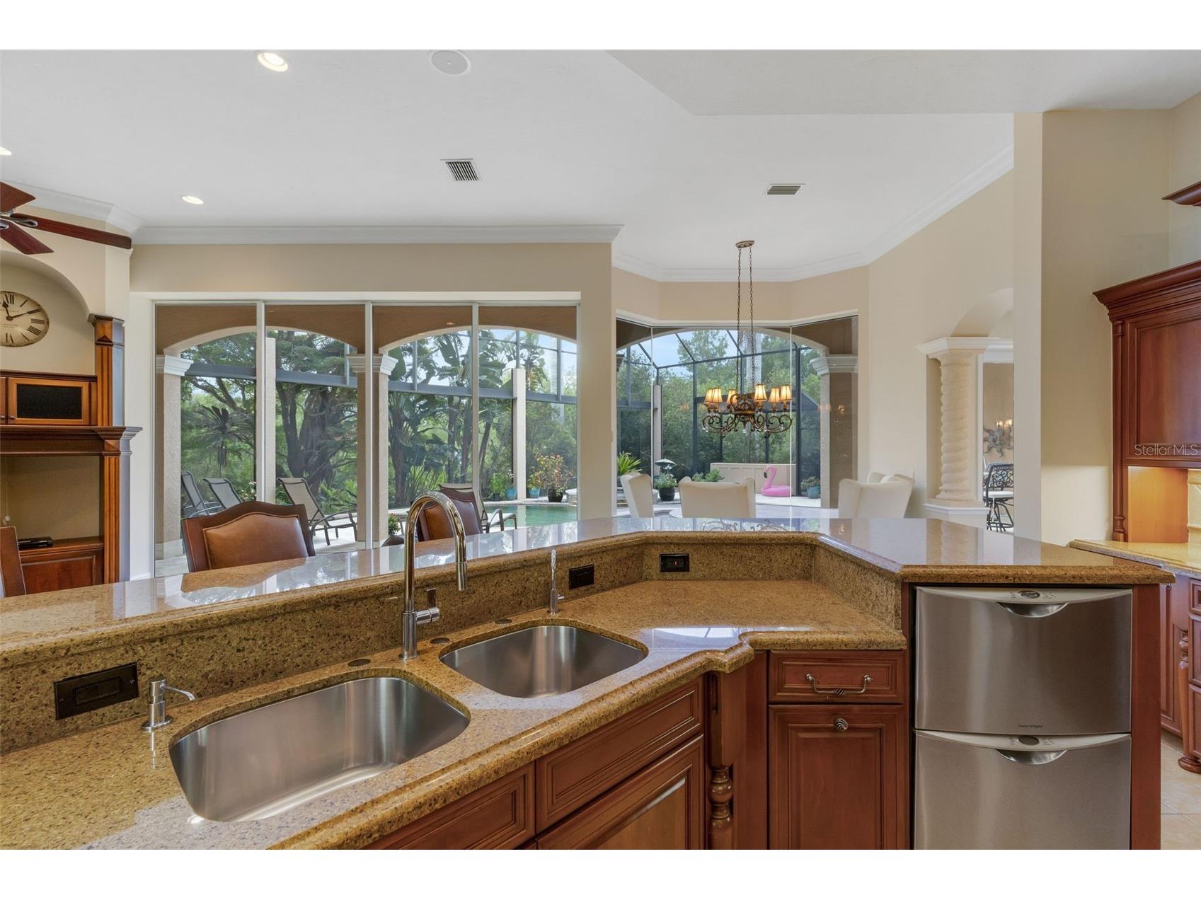 7004 Portmarnock Place Bradenton FL 34202 A4693229 image25
