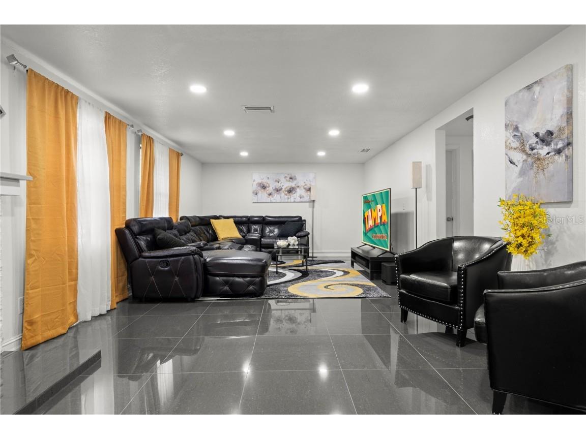 7005 Fountain Avenue Tampa FL 33634 TB8418578 image3