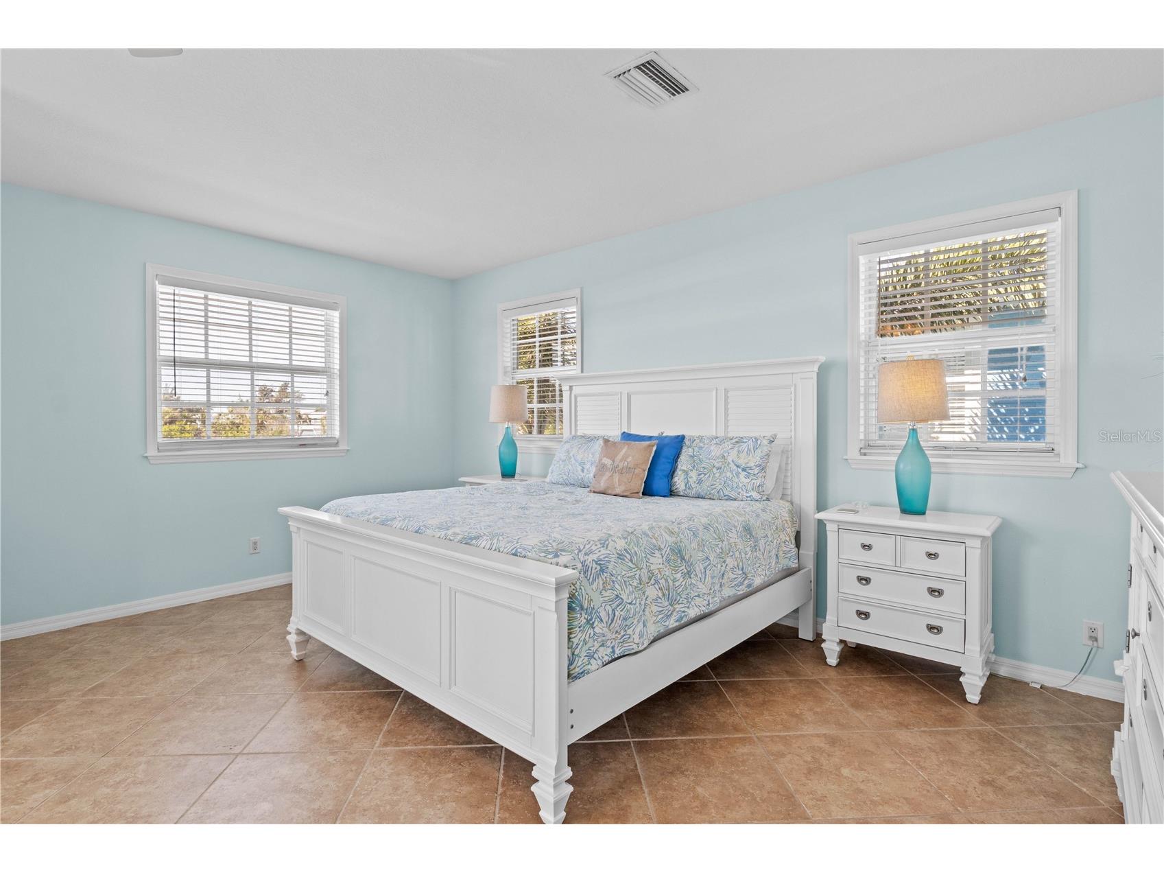 7005 Holmes Boulevard Holmes Beach FL 34217 A4694050 image17