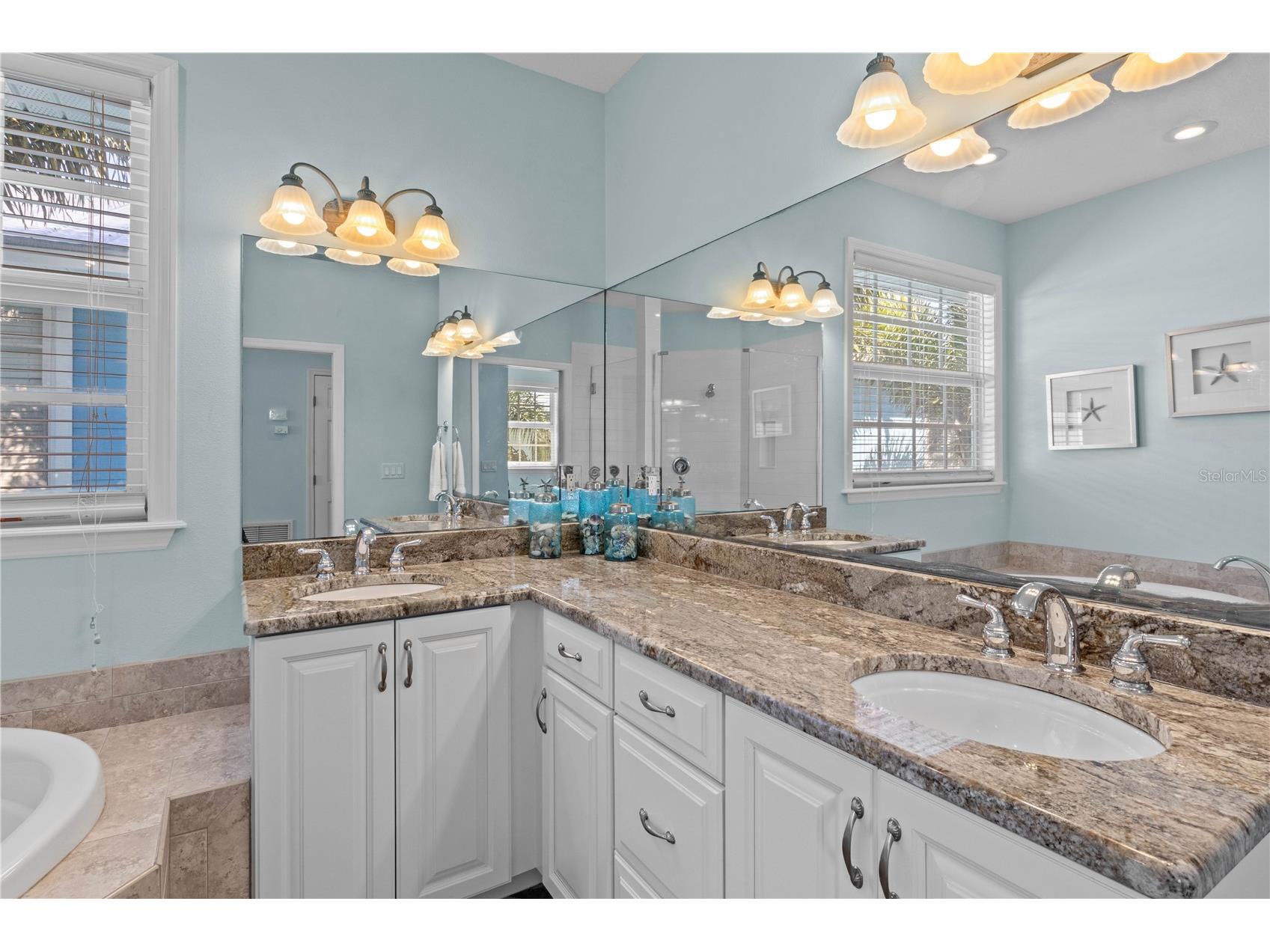 7005 Holmes Boulevard Holmes Beach FL 34217 A4694050 image25