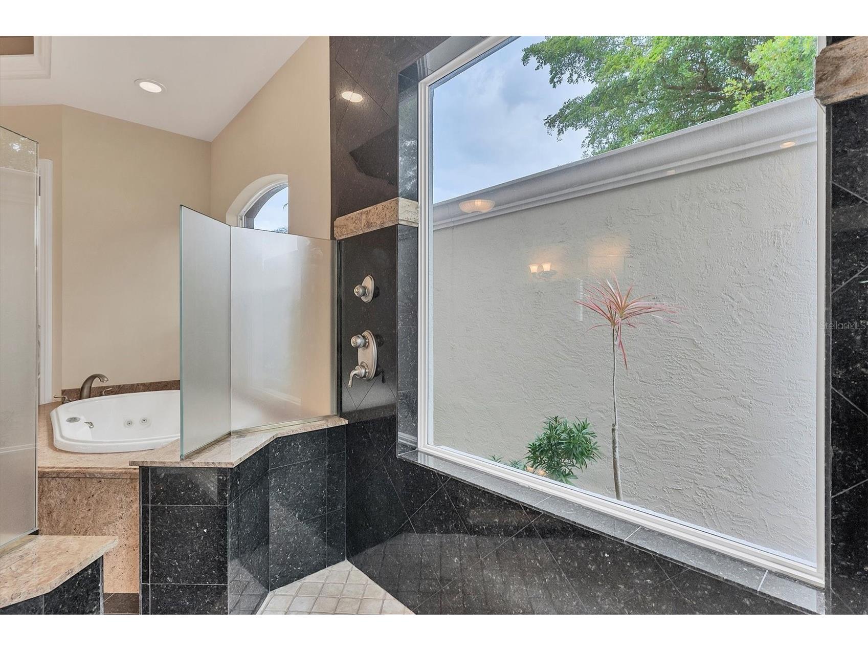 7007 Portmarnock Place Lakewood Ranch FL 34202 A4676524 image40