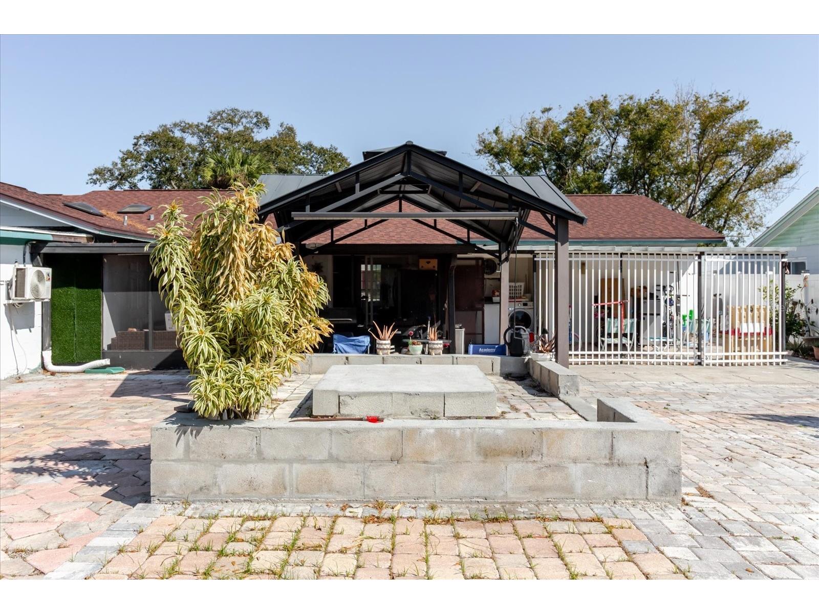 7008 Mintwood Court Tampa FL 33615 TB8476661 image86