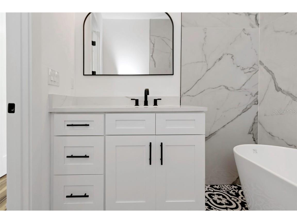 701 42nd Avenue S Saint Petersburg FL 33705 TB8446011 image20