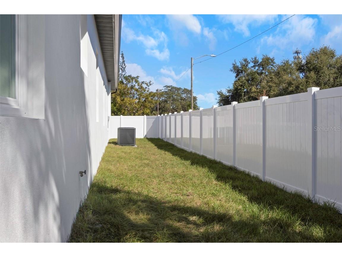701 42nd Avenue S Saint Petersburg FL 33705 TB8446011 image35