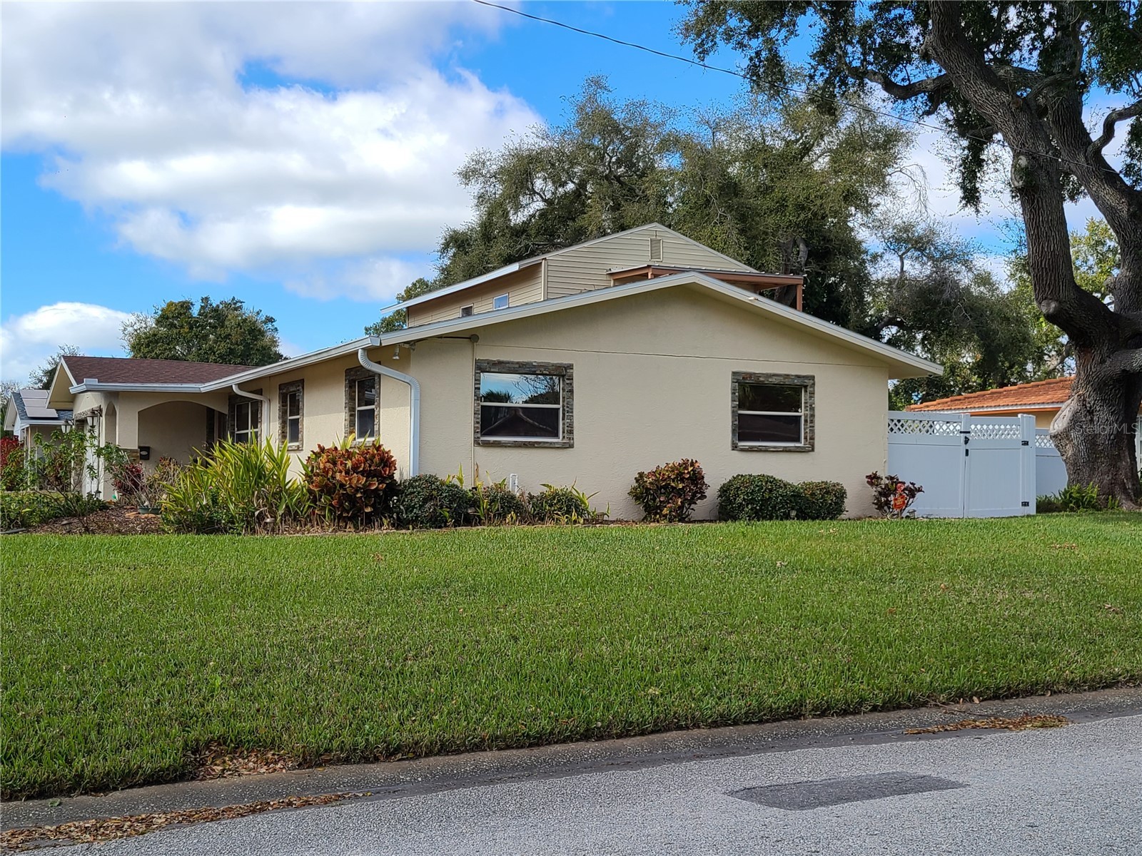 701 58th Avenue S Saint Petersburg FL 33705 TB8471199 image10