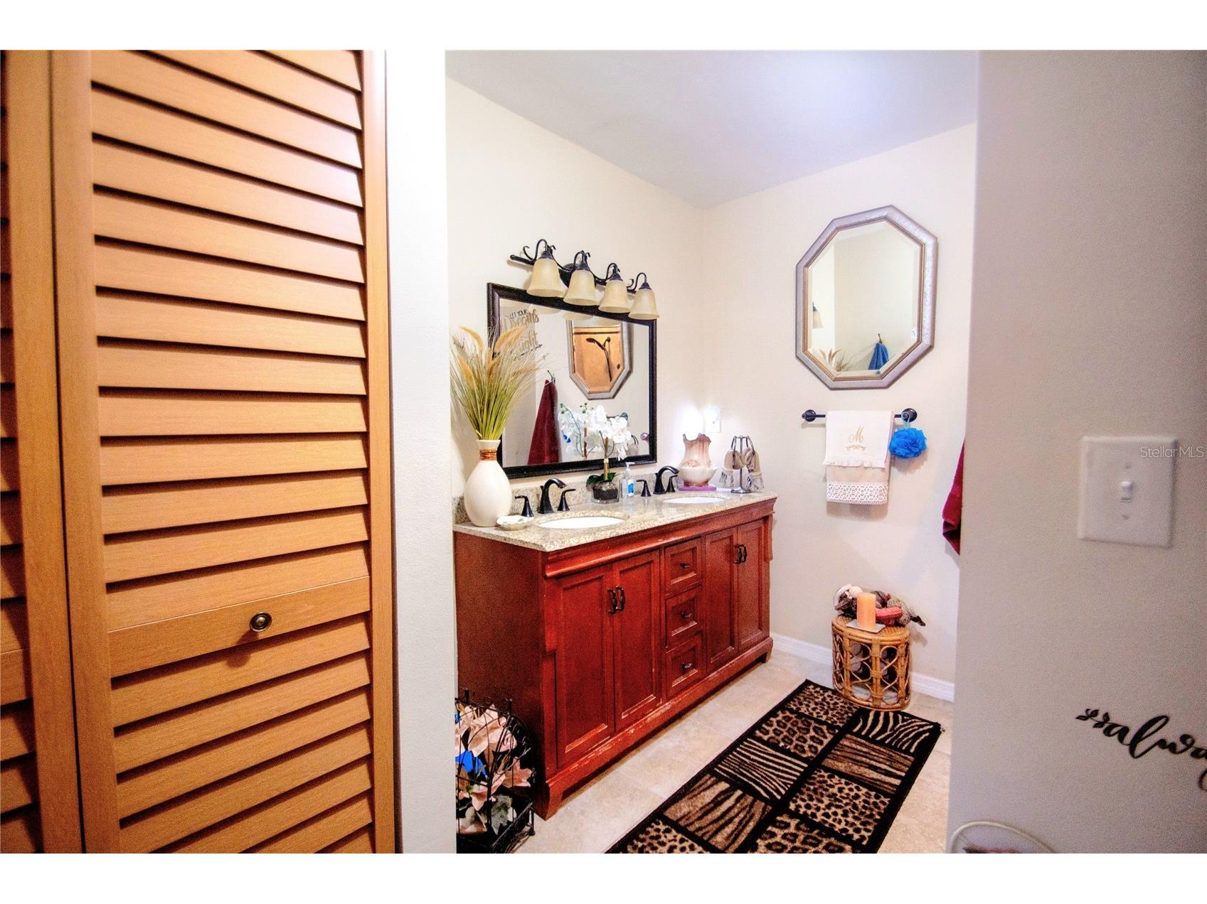 701 58th Avenue S Saint Petersburg FL 33705 TB8471199 image71
