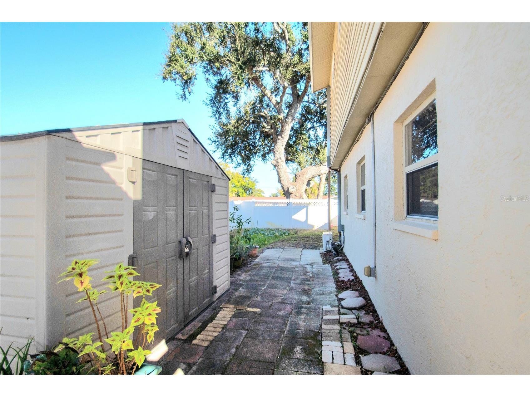 701 58th Avenue S Saint Petersburg FL 33705 TB8471199 image87