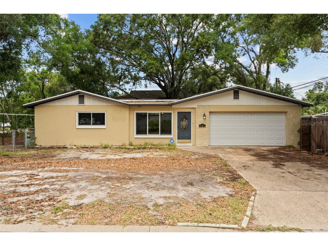 701 59th Avenue NE Saint Petersburg FL 33703 TB8386132 image1