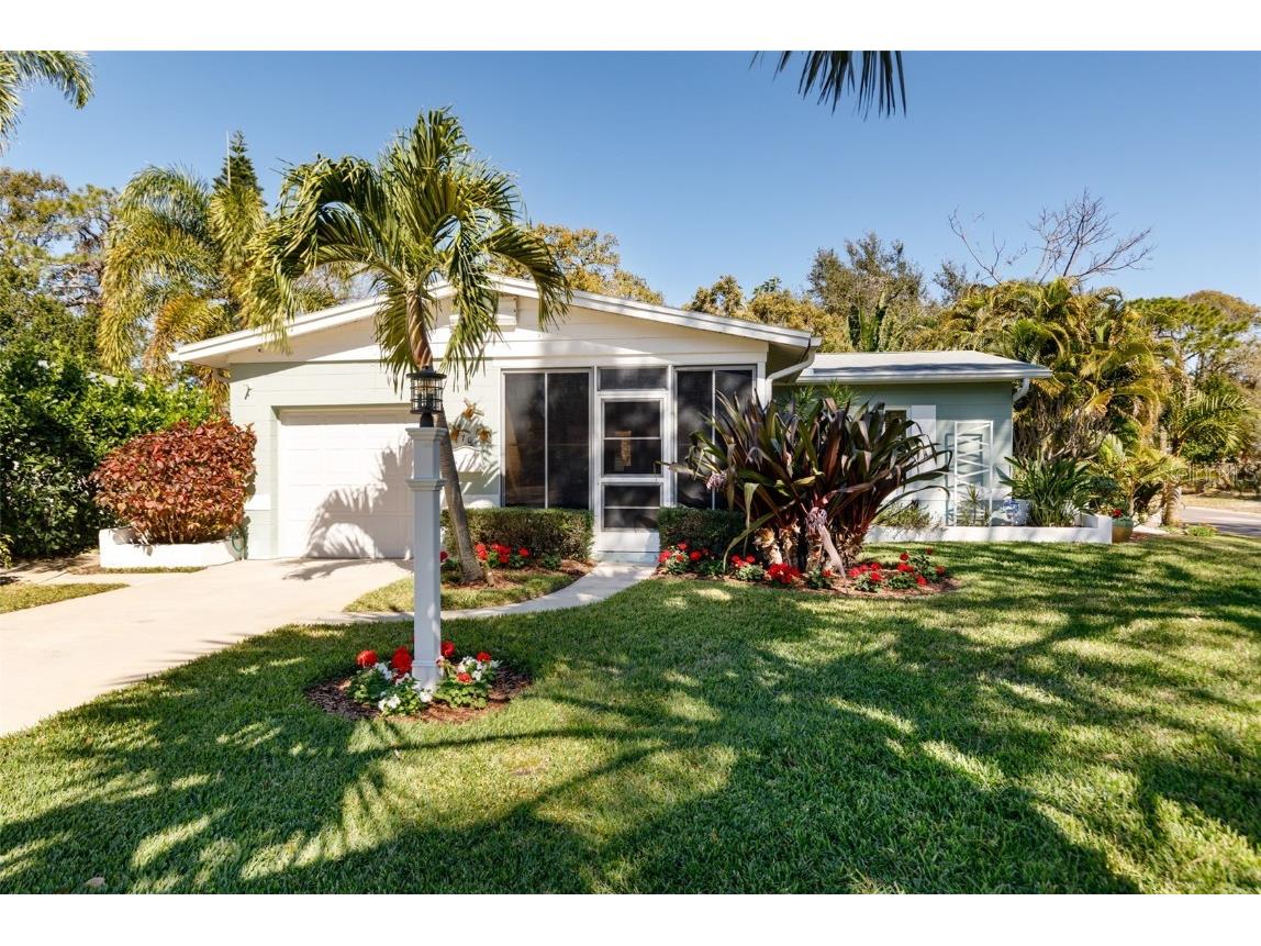 701 63rd Avenue S Saint Petersburg FL 33705 U8190738 image1