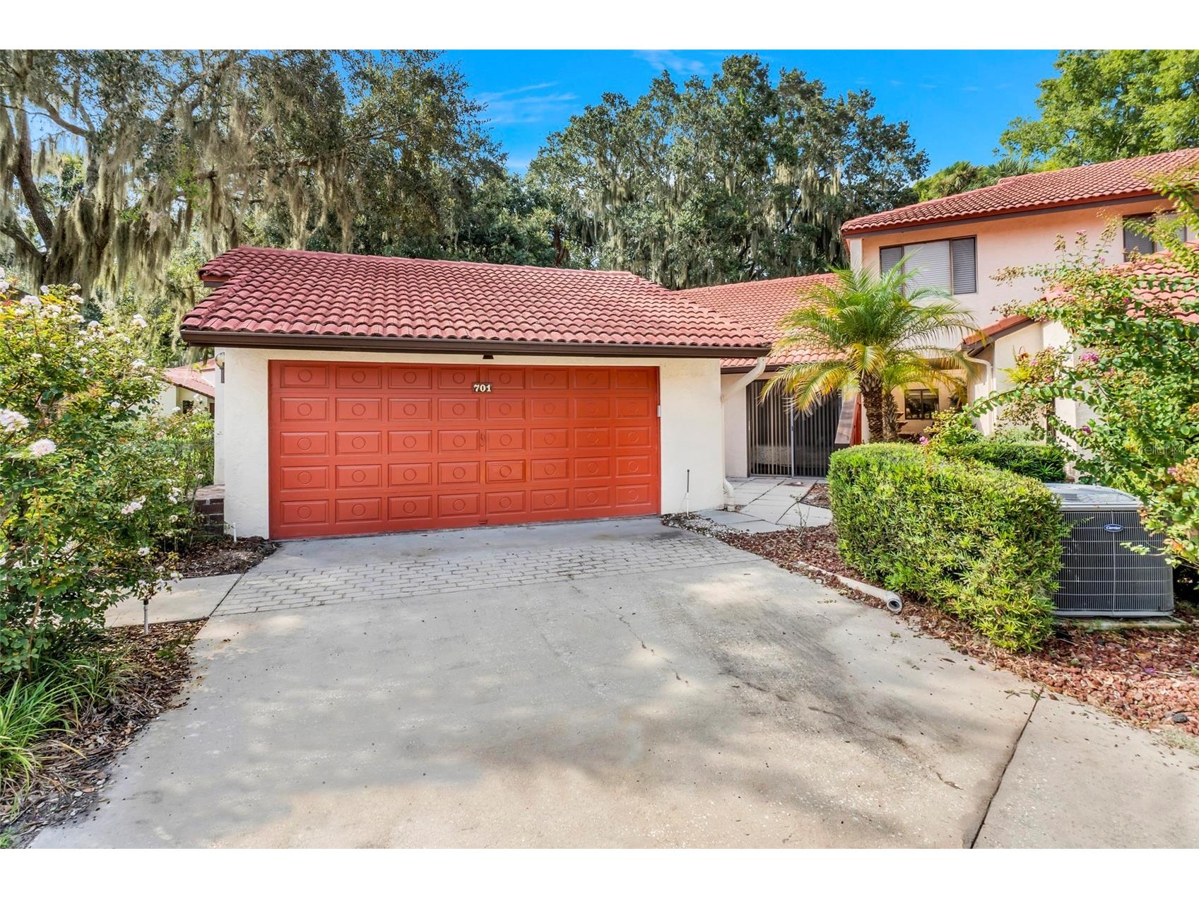 701 Clusterwood Drive Yalaha FL 34797 - LAKE HARRIS G5085454 image2