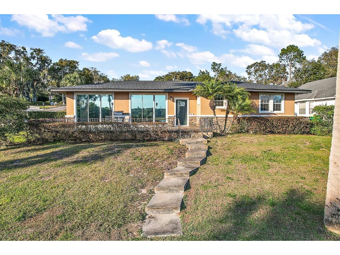 701 E Key Avenue Eustis FL 32726 - LAKE GRACIE G5065097 image1