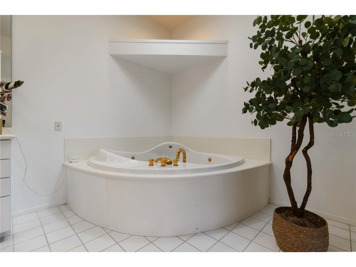 701 Eaglenook Way Osprey FL 34229 A4663832 image36