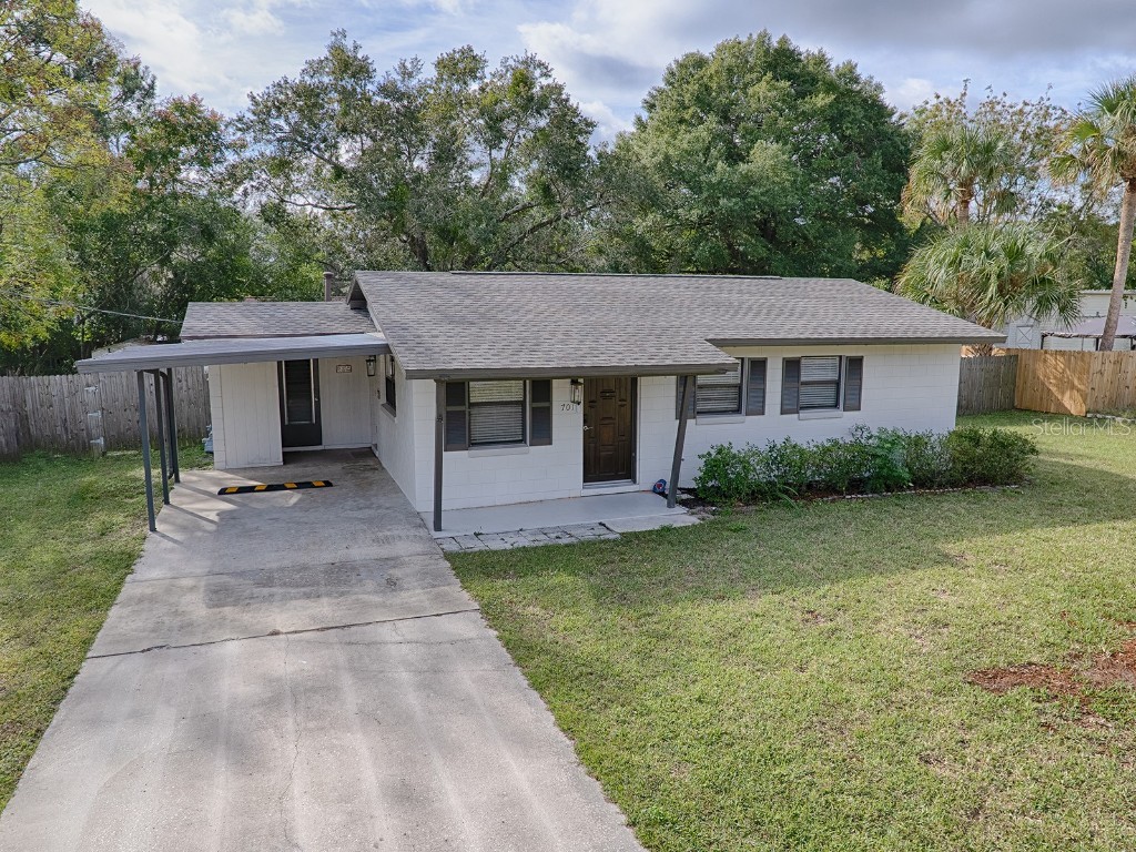 701 Jewell Street Fruitland Park FL 34731 G5075844 image1