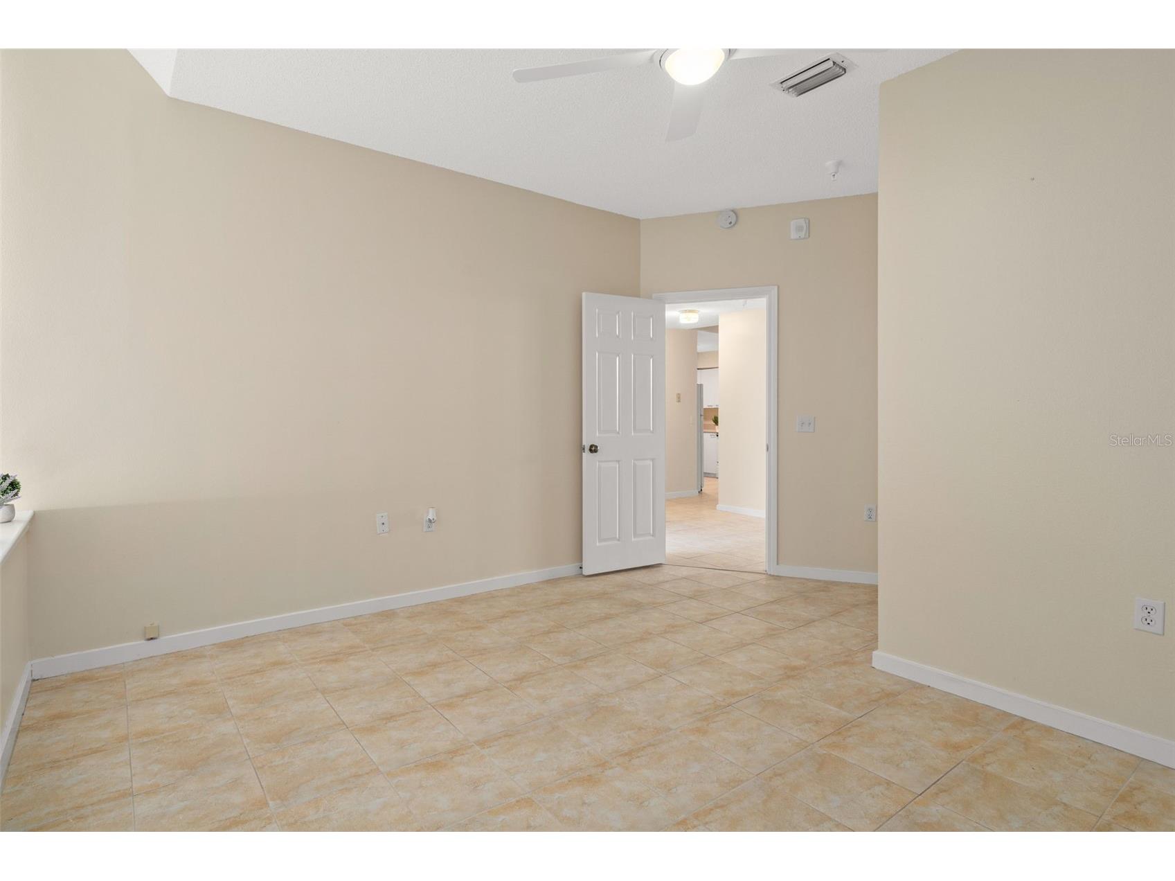 701 Mirror Lake Drive N #102 Saint Petersburg FL 33701 W7887347 image32