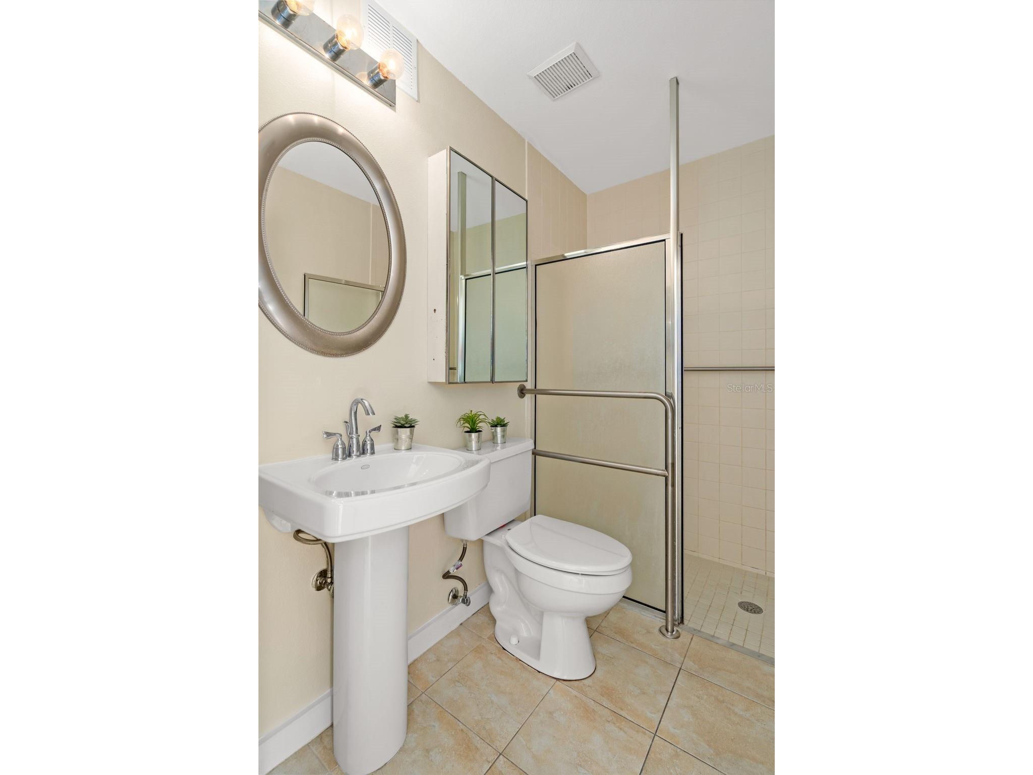 701 Mirror Lake Drive N #102 Saint Petersburg FL 33701 W7887347 image33