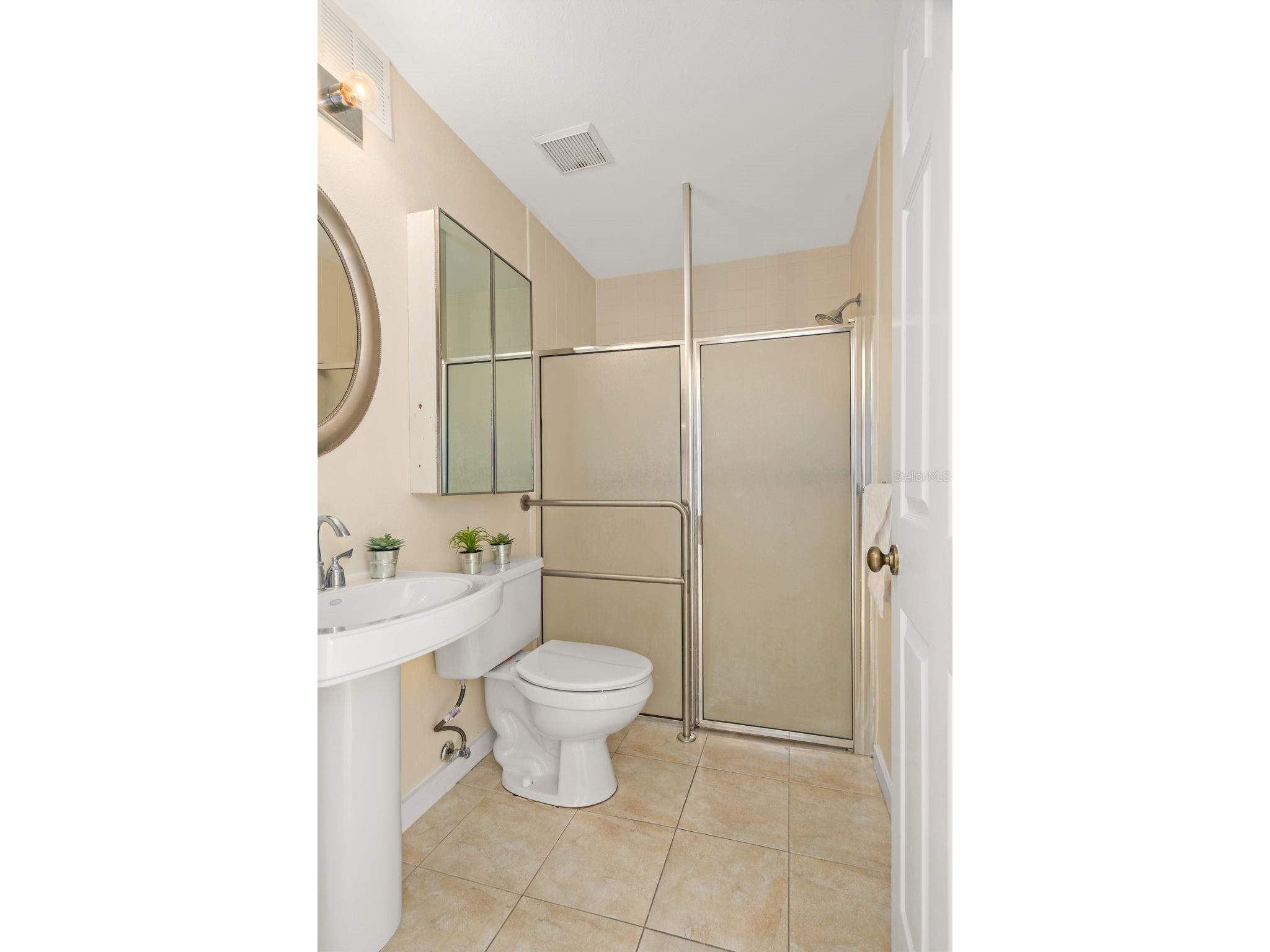 701 Mirror Lake Drive N #102 Saint Petersburg FL 33701 W7887347 image35