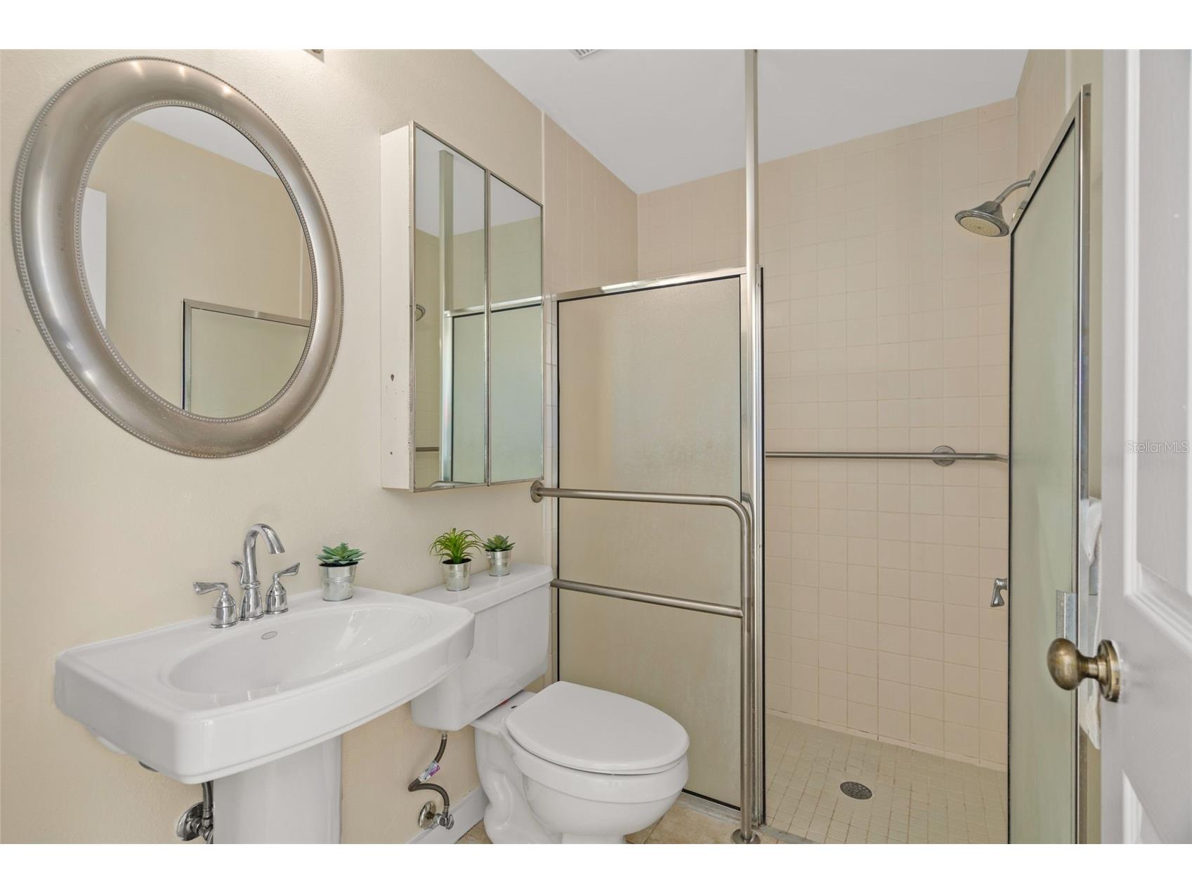 701 Mirror Lake Drive N #102 Saint Petersburg FL 33701 W7887347 image36