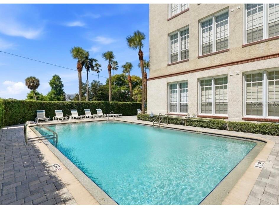 701 Mirror Lake Drive N #102 Saint Petersburg FL 33701 W7887347 image37