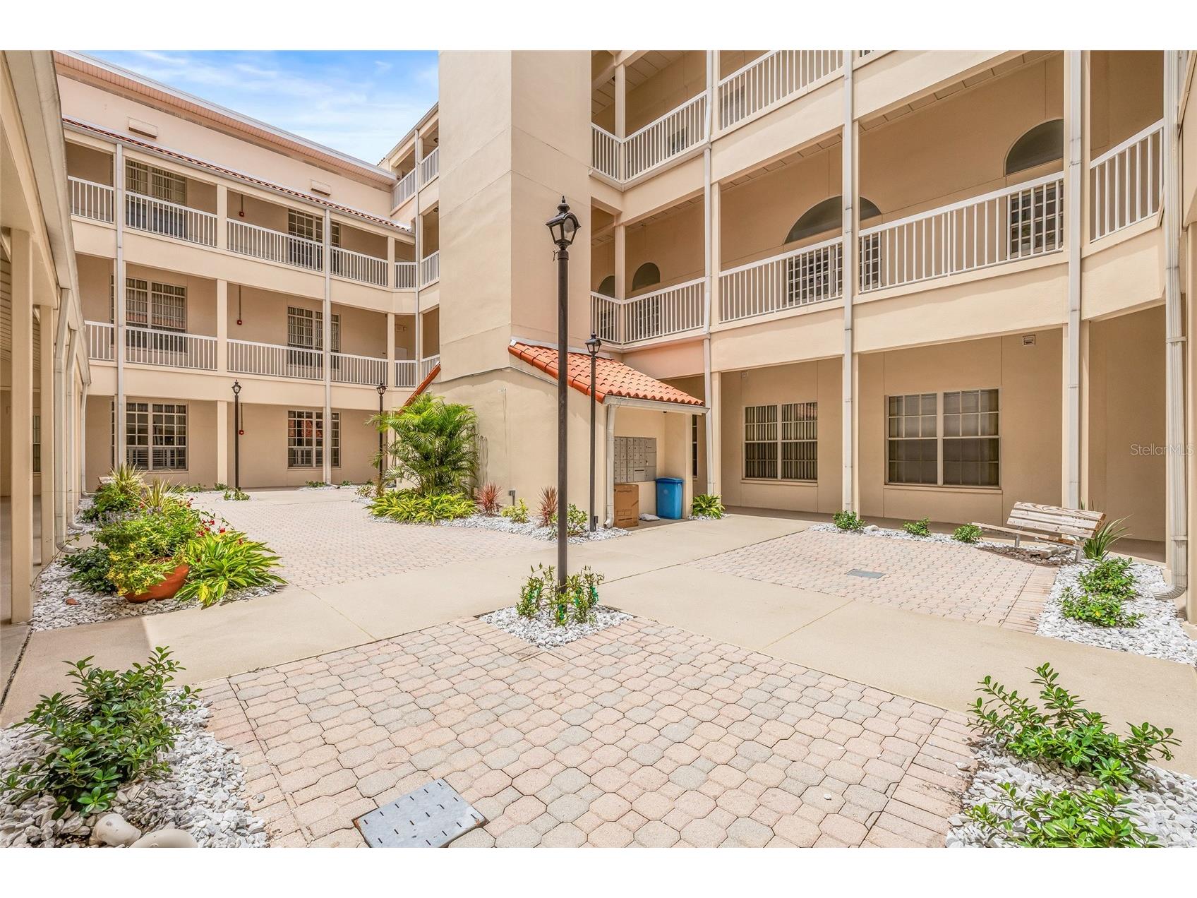 701 Mirror Lake Drive N #102 Saint Petersburg FL 33701 W7887347 image41