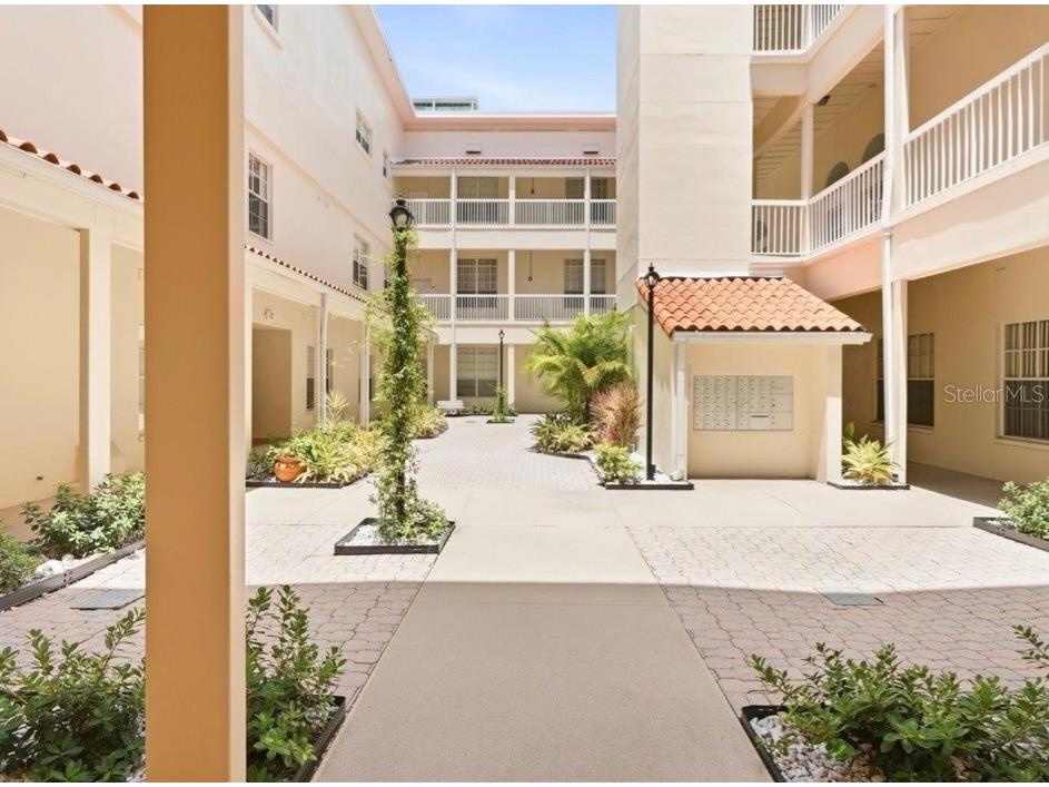701 Mirror Lake Drive N #102 Saint Petersburg FL 33701 W7887347 image42