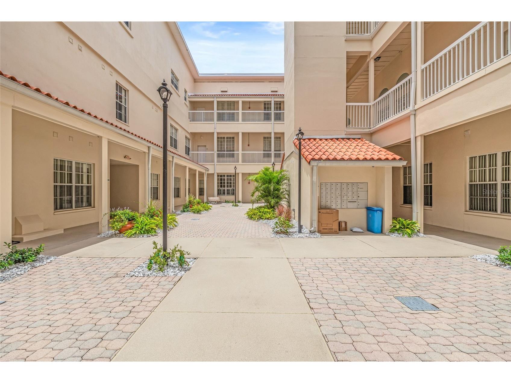 701 Mirror Lake Drive N #102 Saint Petersburg FL 33701 W7887347 image43
