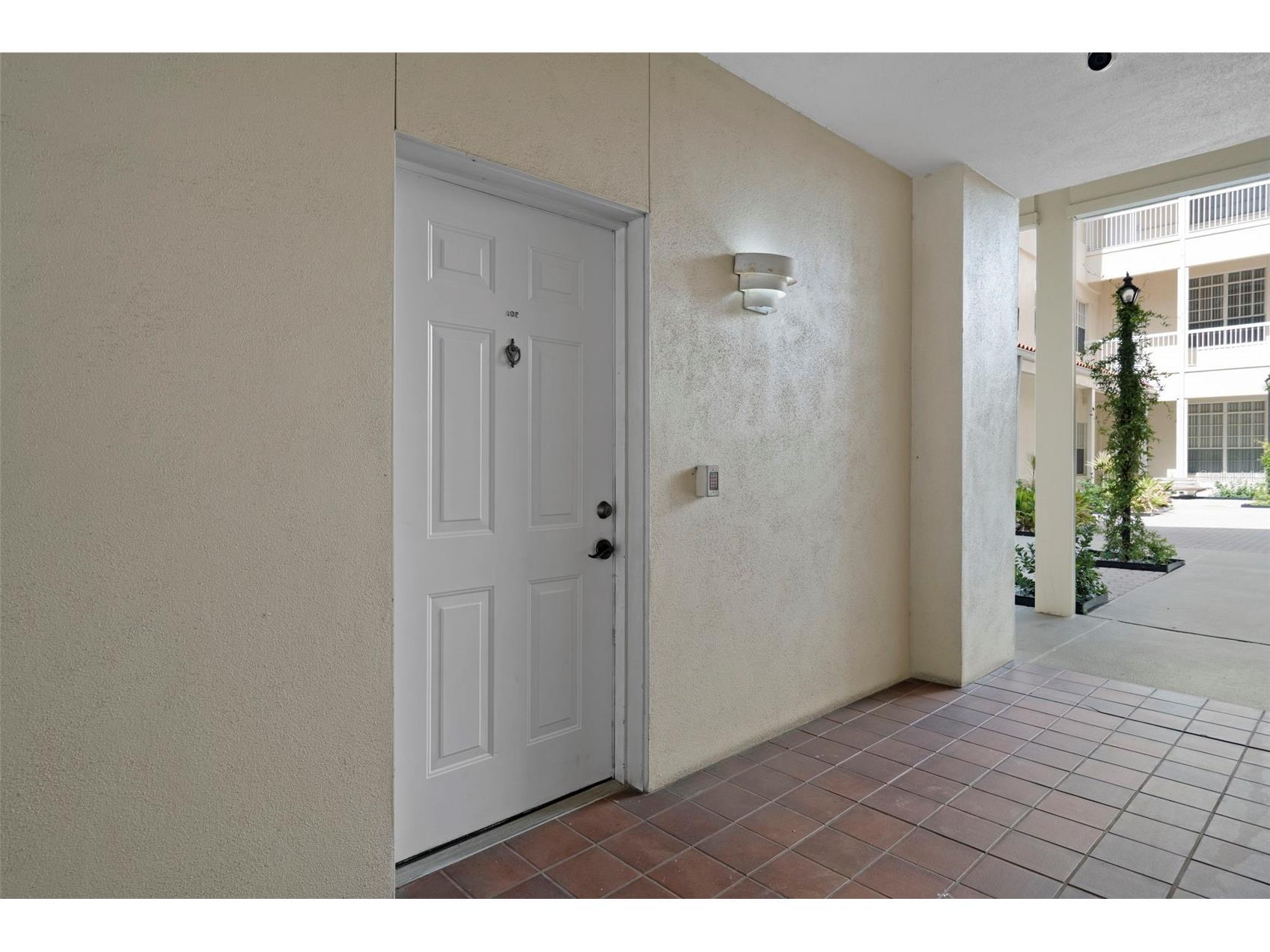 701 Mirror Lake Drive N #102 Saint Petersburg FL 33701 W7887347 image5