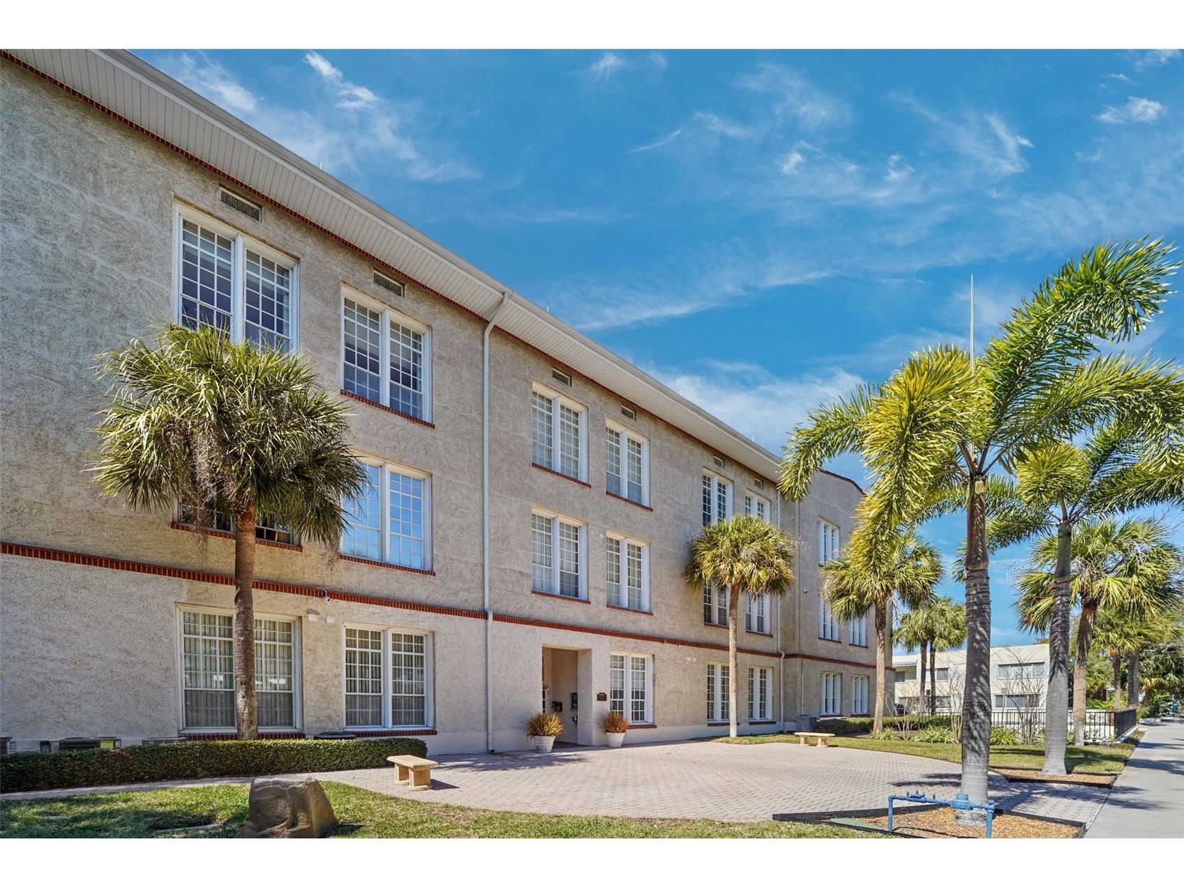 701 Mirror Lake Drive N #120 Saint Petersburg FL 33701 TB8518865 image2