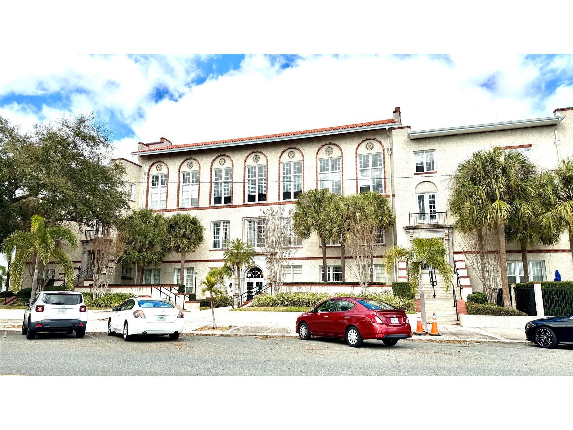 701 Mirror Lake Drive N #121 Saint Petersburg FL 33701 TB8476791 image1