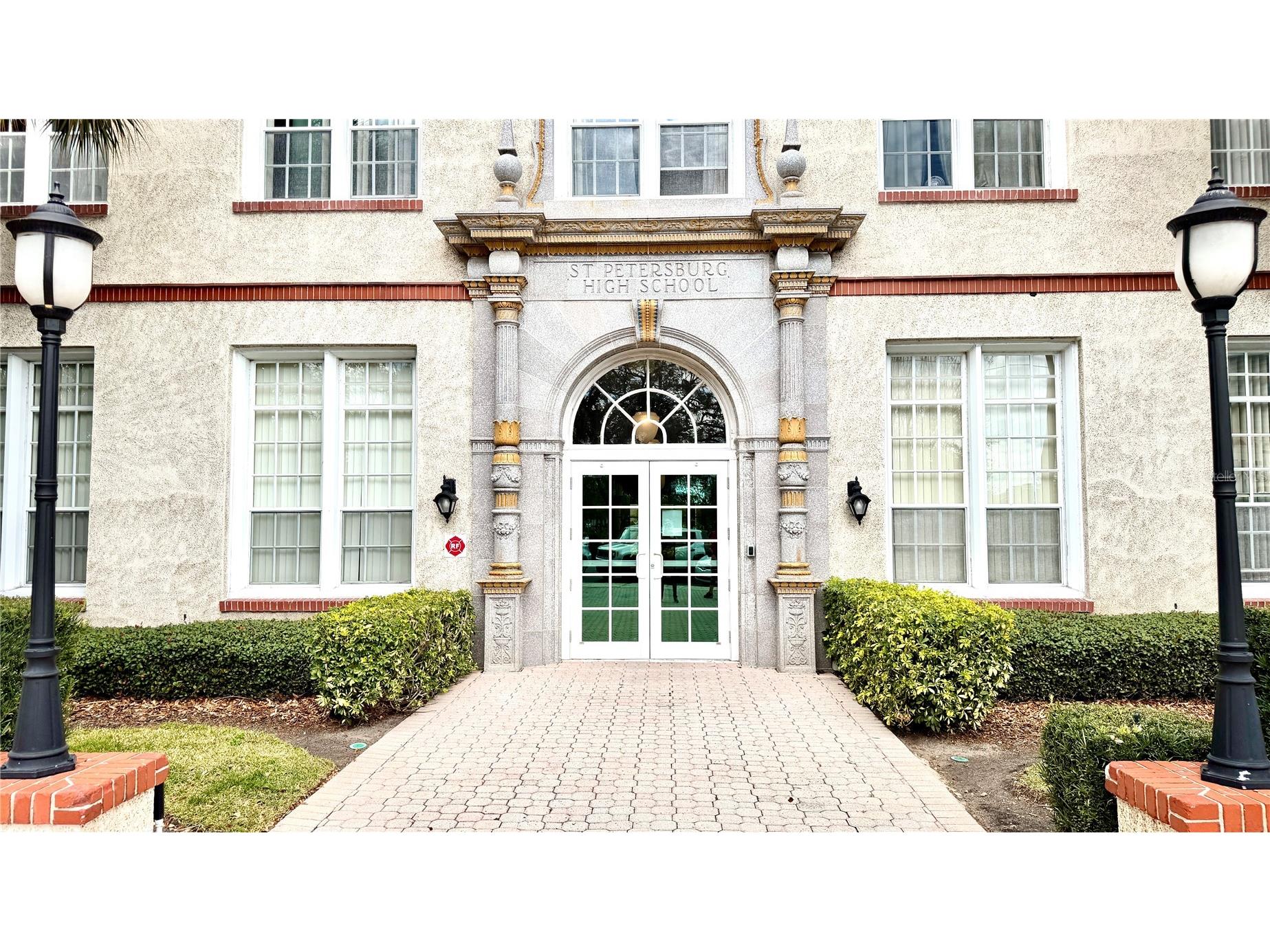 701 Mirror Lake Drive N #121 Saint Petersburg FL 33701 TB8476791 image2