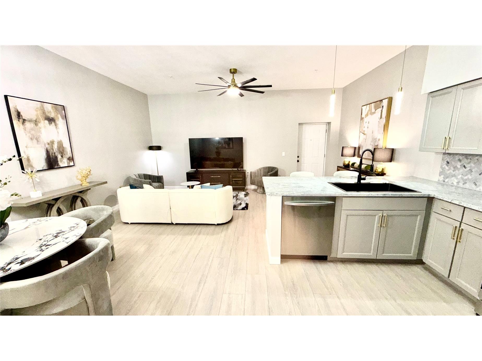 701 Mirror Lake Drive N #121 Saint Petersburg FL 33701 TB8476791 image4