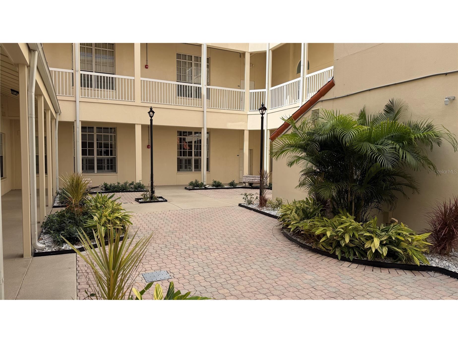 701 Mirror Lake Drive N #121 Saint Petersburg FL 33701 TB8476791 image40