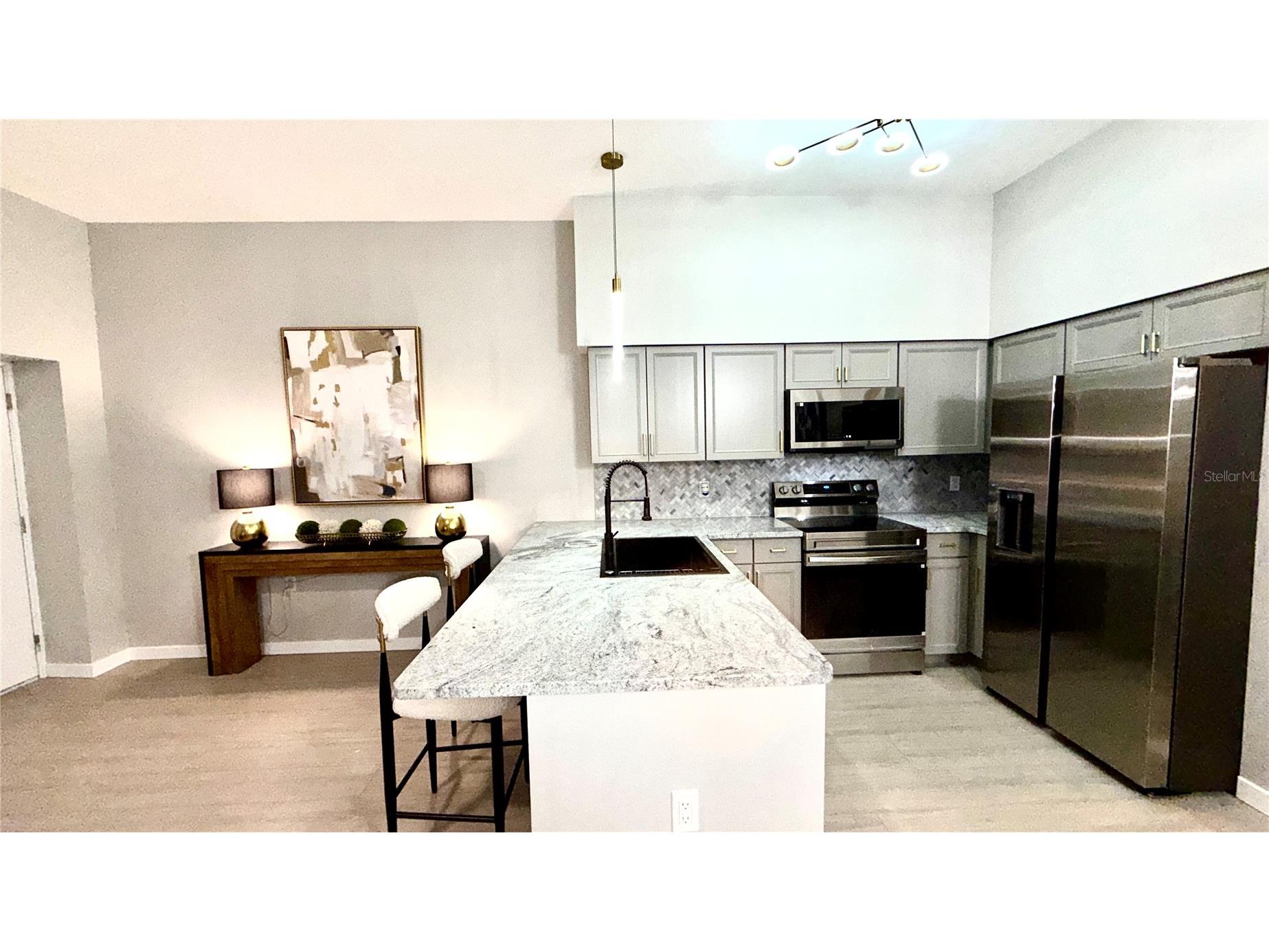 701 Mirror Lake Drive N #121 Saint Petersburg FL 33701 TB8476791 image7