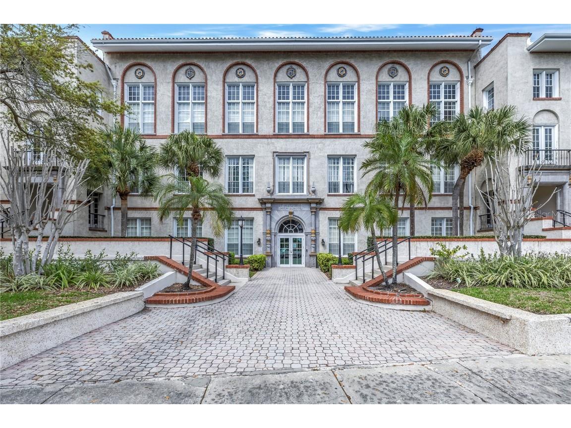 701 Mirror Lake Drive N #201 Saint Petersburg FL 33701 U8234904 image1