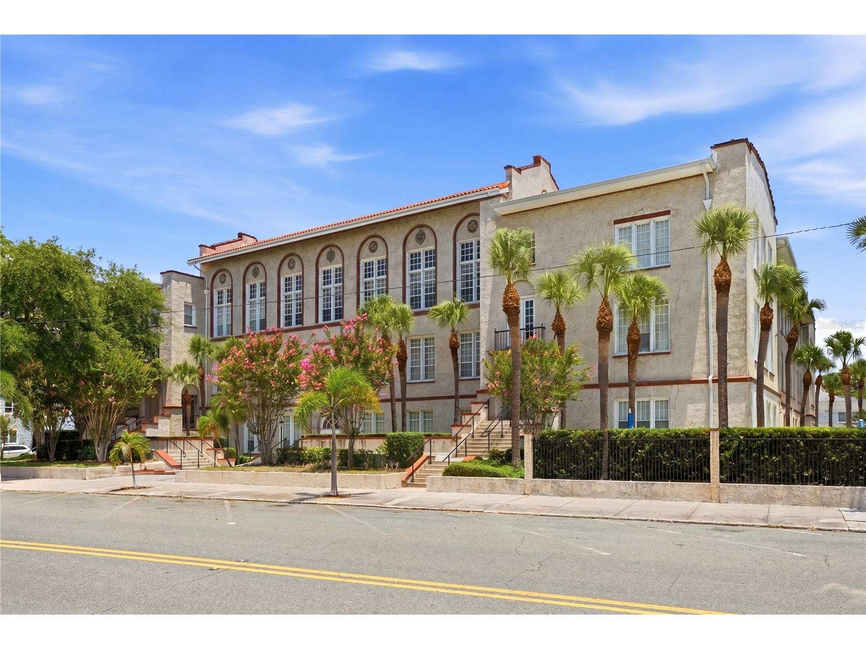 701 Mirror Lake Drive N #202 Saint Petersburg FL 33701 TB8520969 image1
