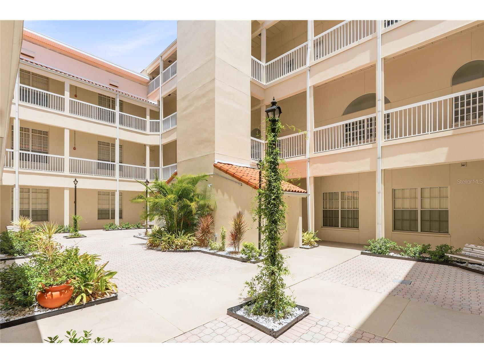 701 Mirror Lake Drive N #202 Saint Petersburg FL 33701 TB8520969 image4