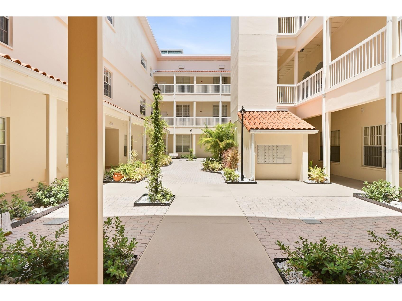 701 Mirror Lake Drive N #202 Saint Petersburg FL 33701 TB8520969 image5