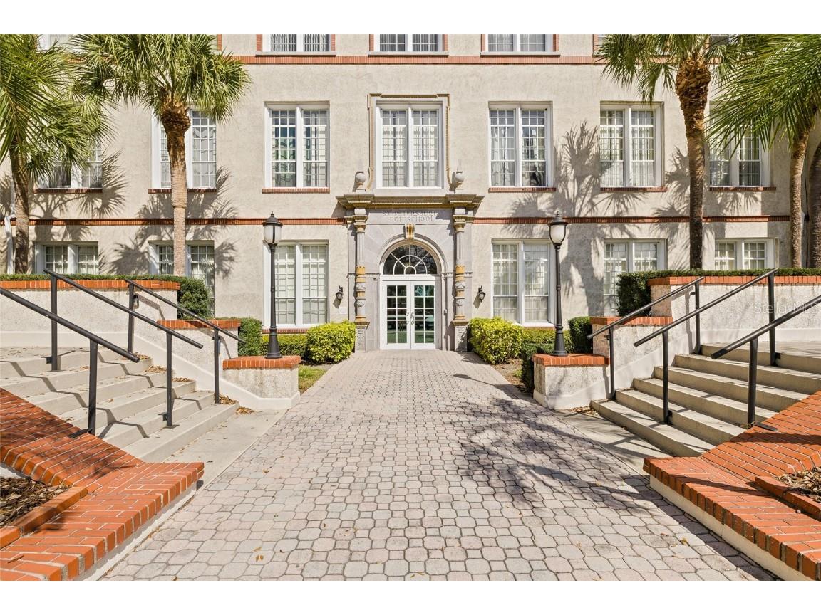 701 Mirror Lake Drive N #309 Saint Petersburg FL 33701 W7877351 image1