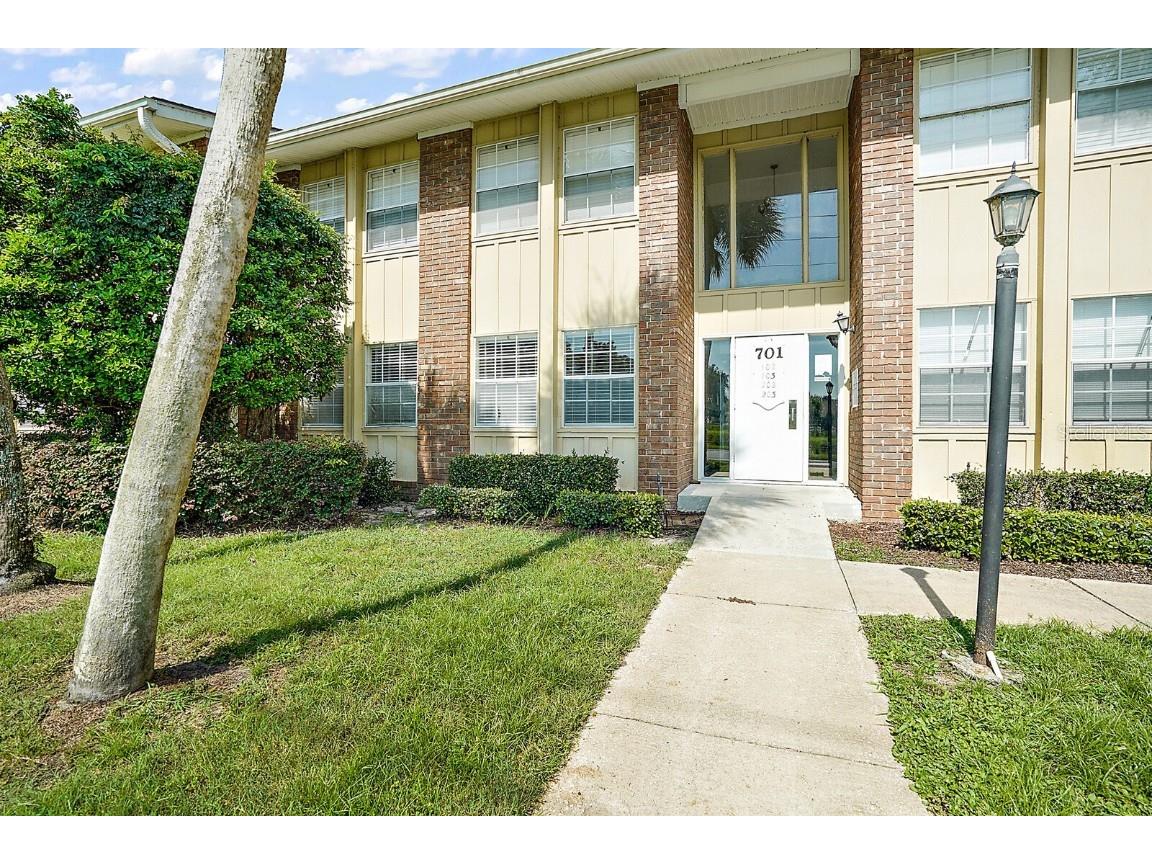 701 Perkins Street #102 Leesburg FL 34748 OM650404 image1