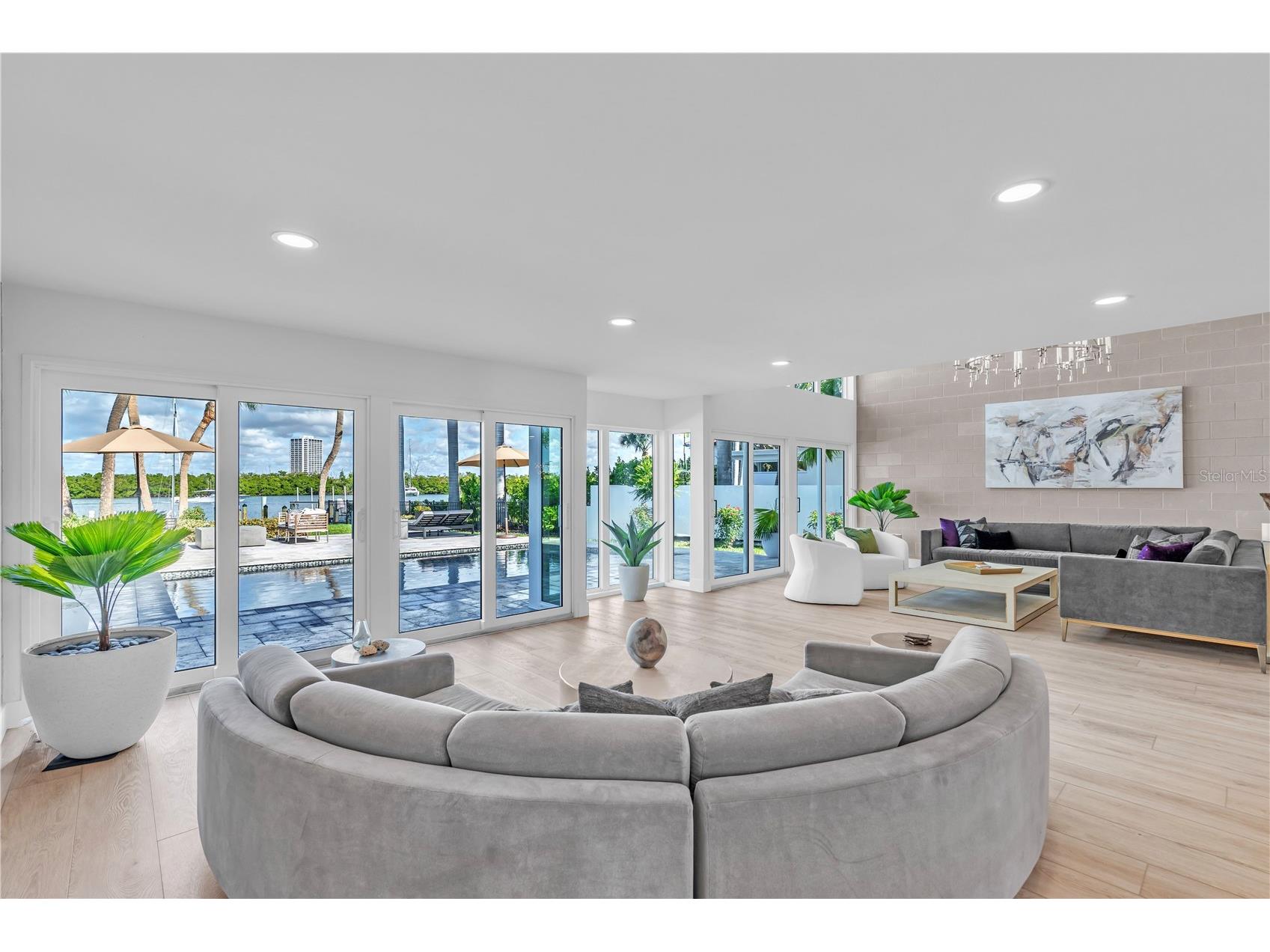 701 Tyler Drive Sarasota FL 34236 A4676329 image10